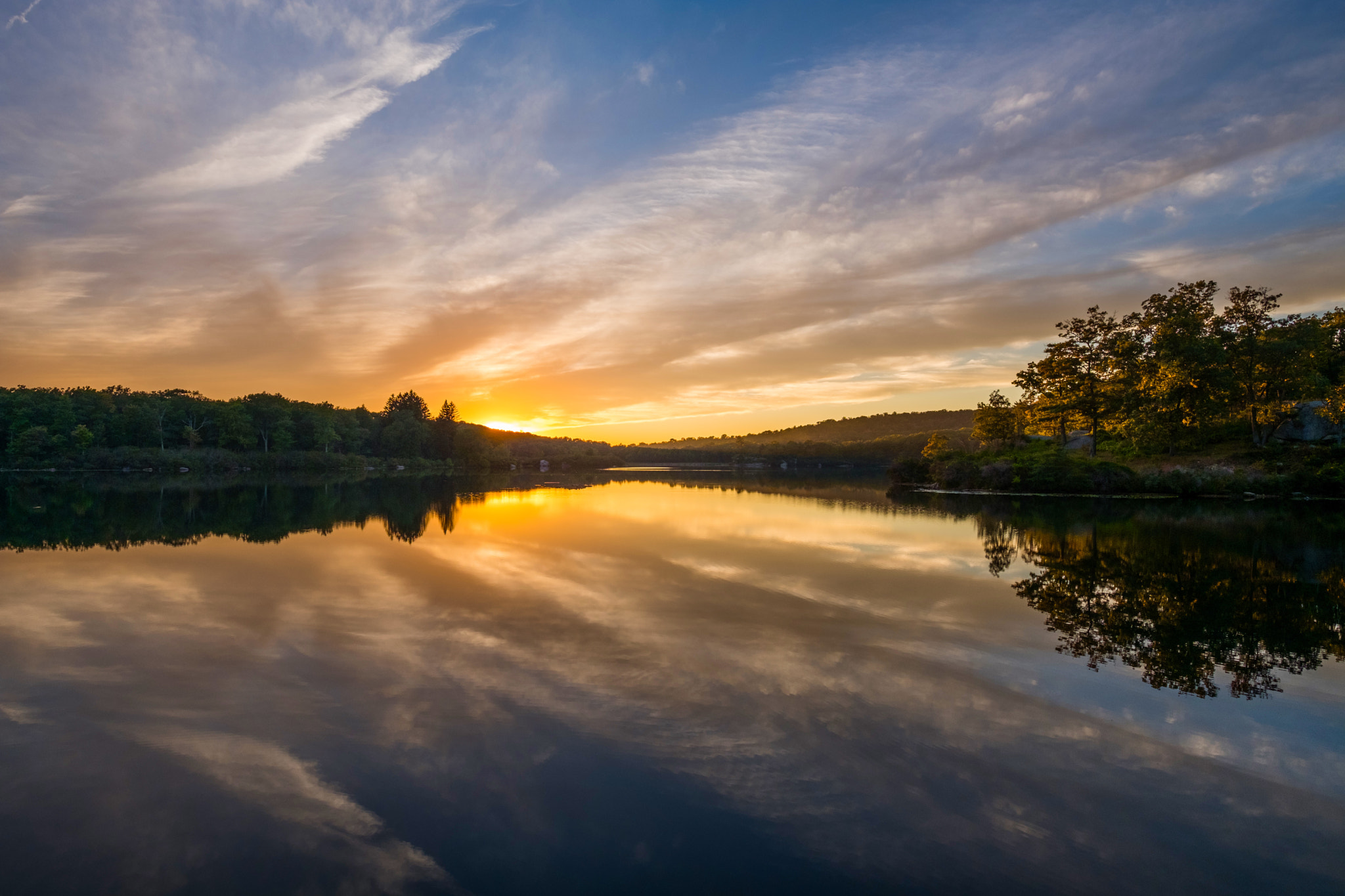 Fujifilm X-T2 + Fujifilm XF 14mm F2.8 R sample photo. Sunset at pine meadow lake, harriman state park, new york. photography