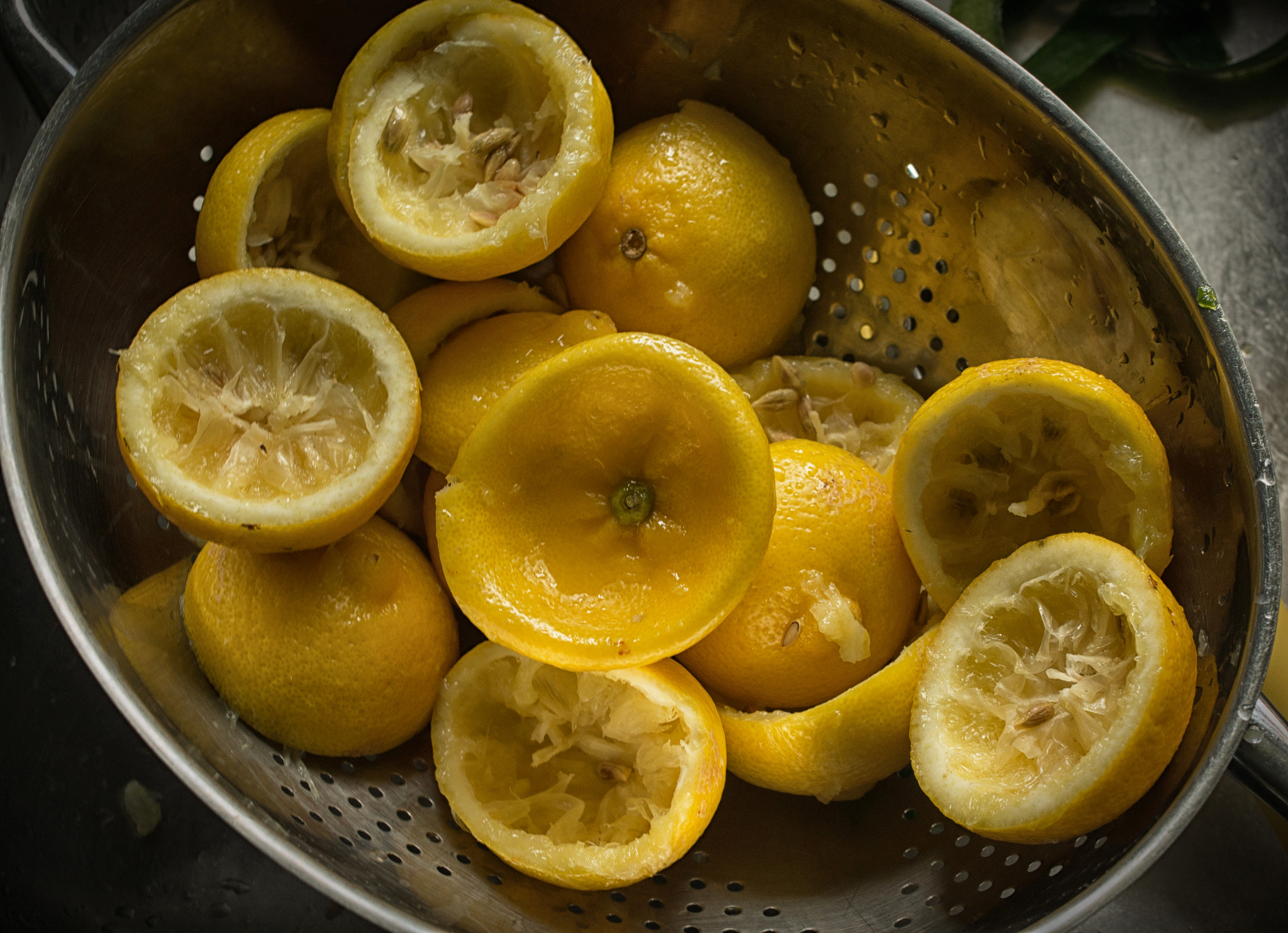 Pentax K-30 + Pentax smc DA 35mm F2.4 AL sample photo. The lemonade is made photography