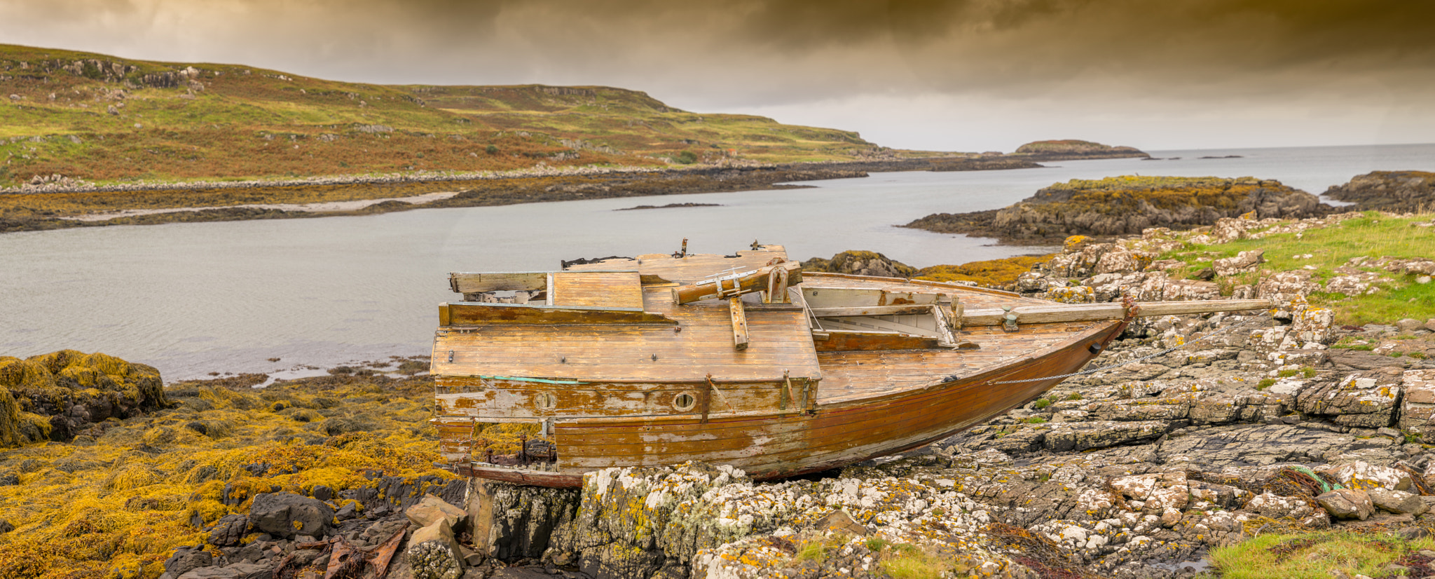 Sony a7 + Sony FE 24-70mm F2.8 GM sample photo. Broken sailboat photography