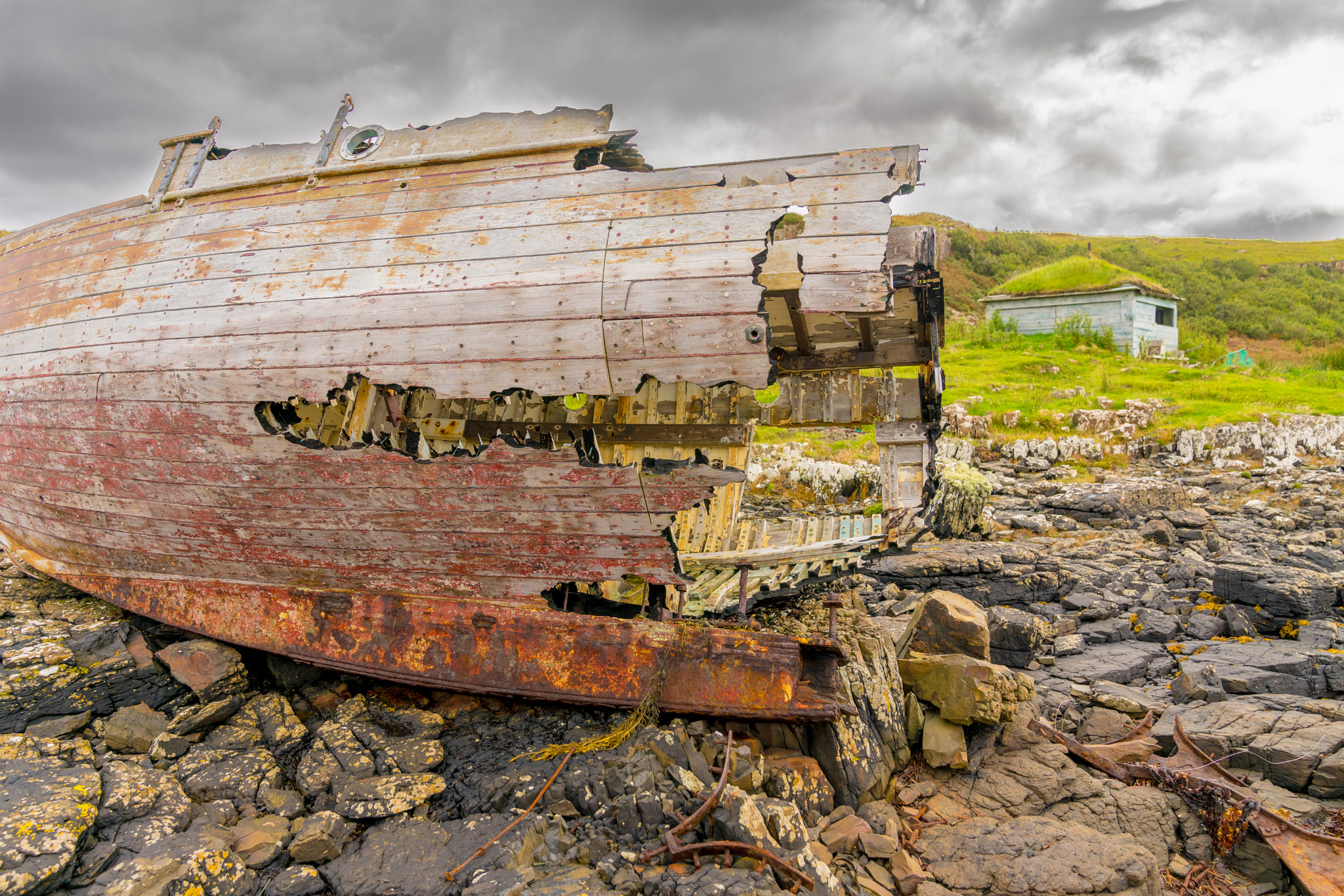 Sony a7 + Sony FE 24-70mm F2.8 GM sample photo. Severed boat side photography