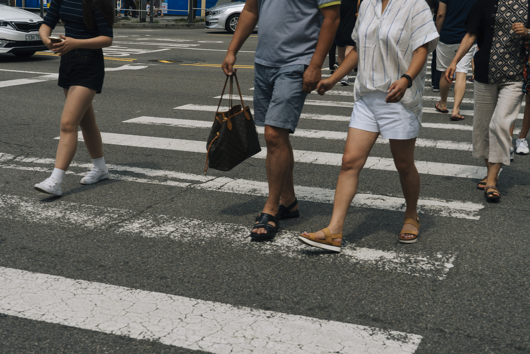 Sony a7S sample photo. Korean people on crosswalk in seoul photography