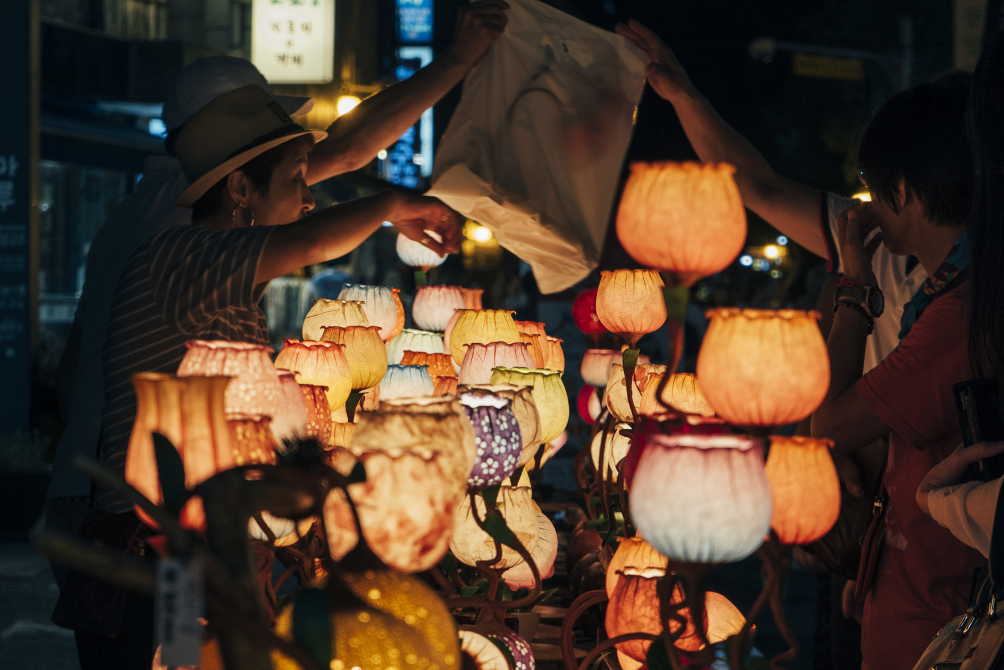 Sony a7S sample photo. Asian woman selling lamps photography