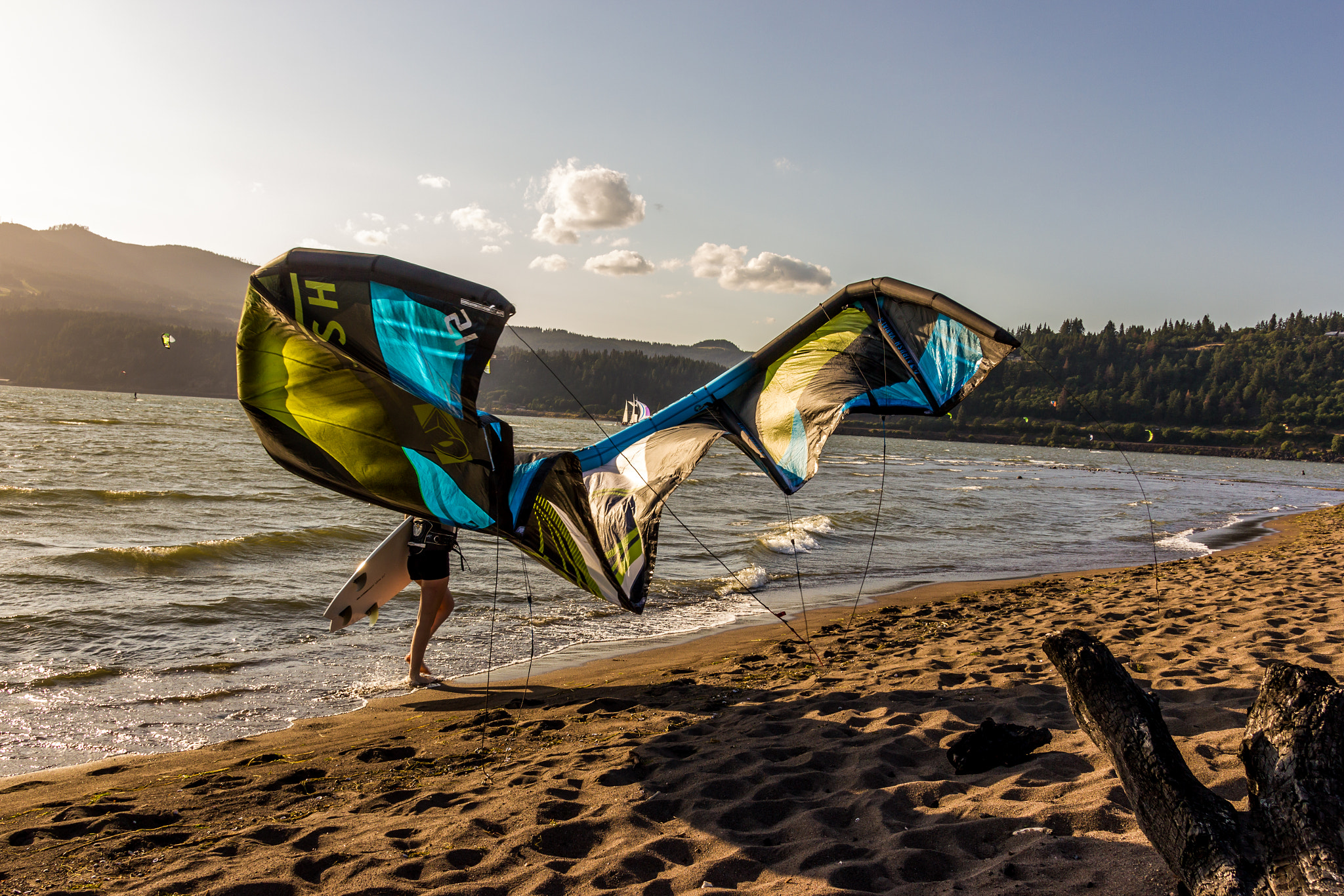 Canon EOS 550D (EOS Rebel T2i / EOS Kiss X4) sample photo. Kite surfing photography