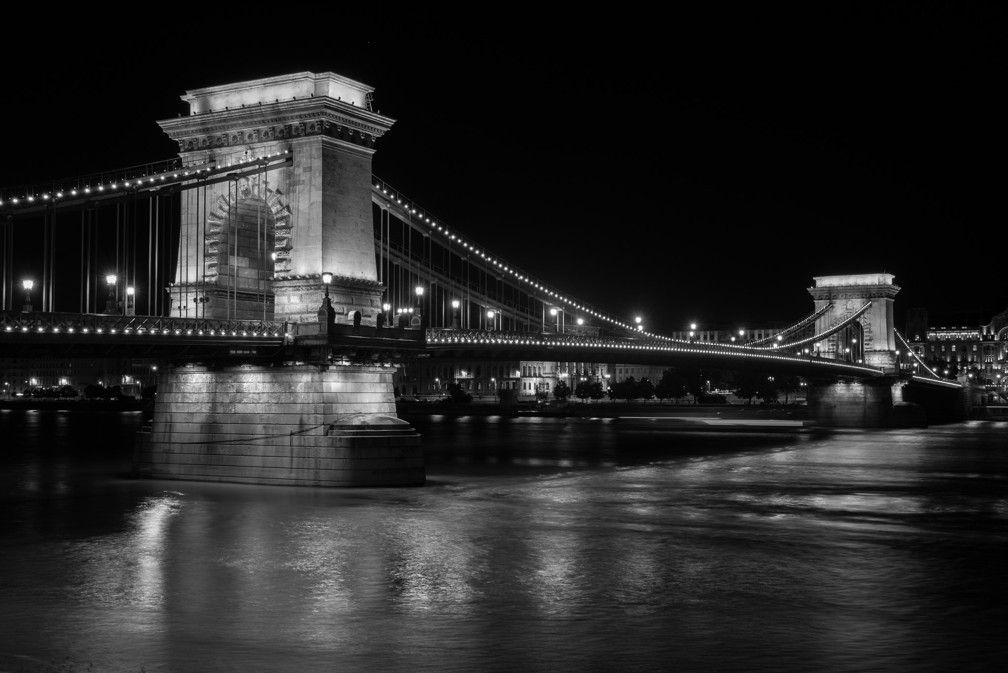 Sony a7S sample photo. Chainbridge budapest photography