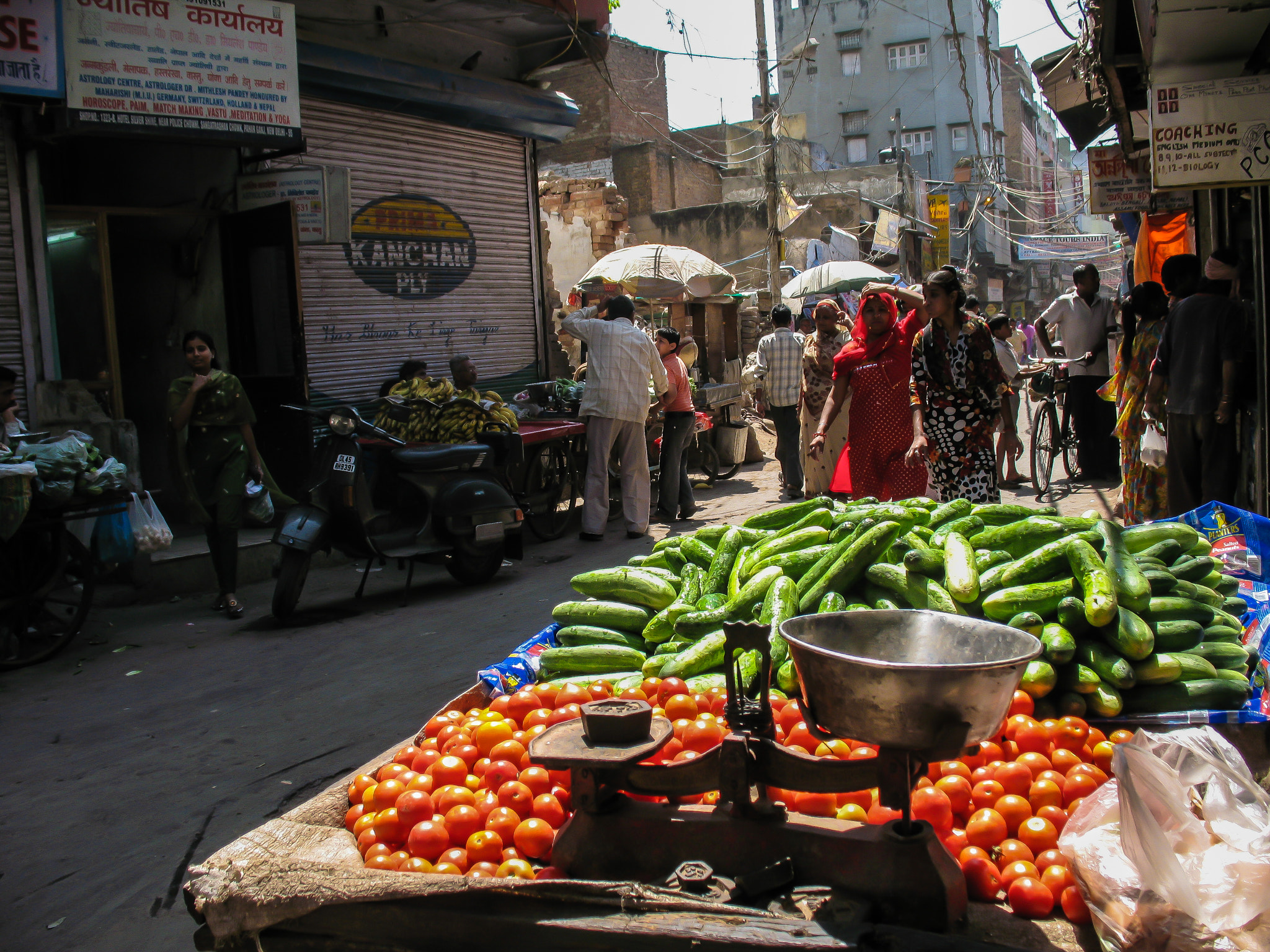 Canon POWERSHOT A640 sample photo. Fruit n veg paharganj, delhi photography