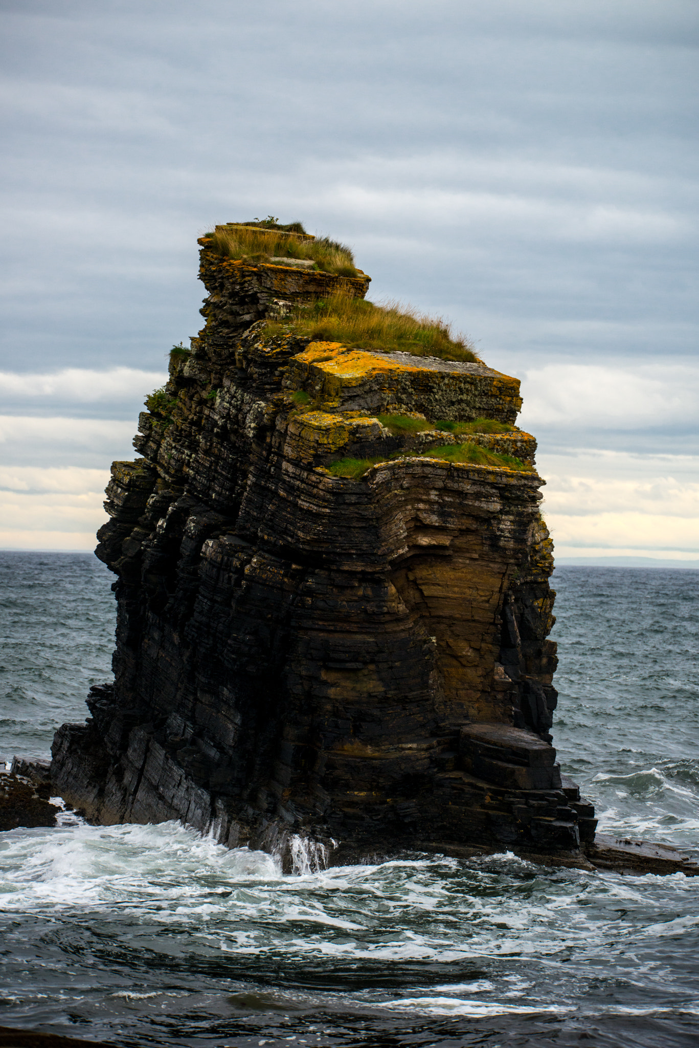 Nikon D800 sample photo. Latheronwheel sea stack photography