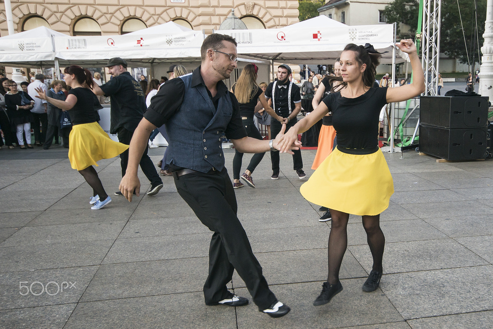 Sony ILCA-77M2 sample photo. Dancers swing in zagreb photography