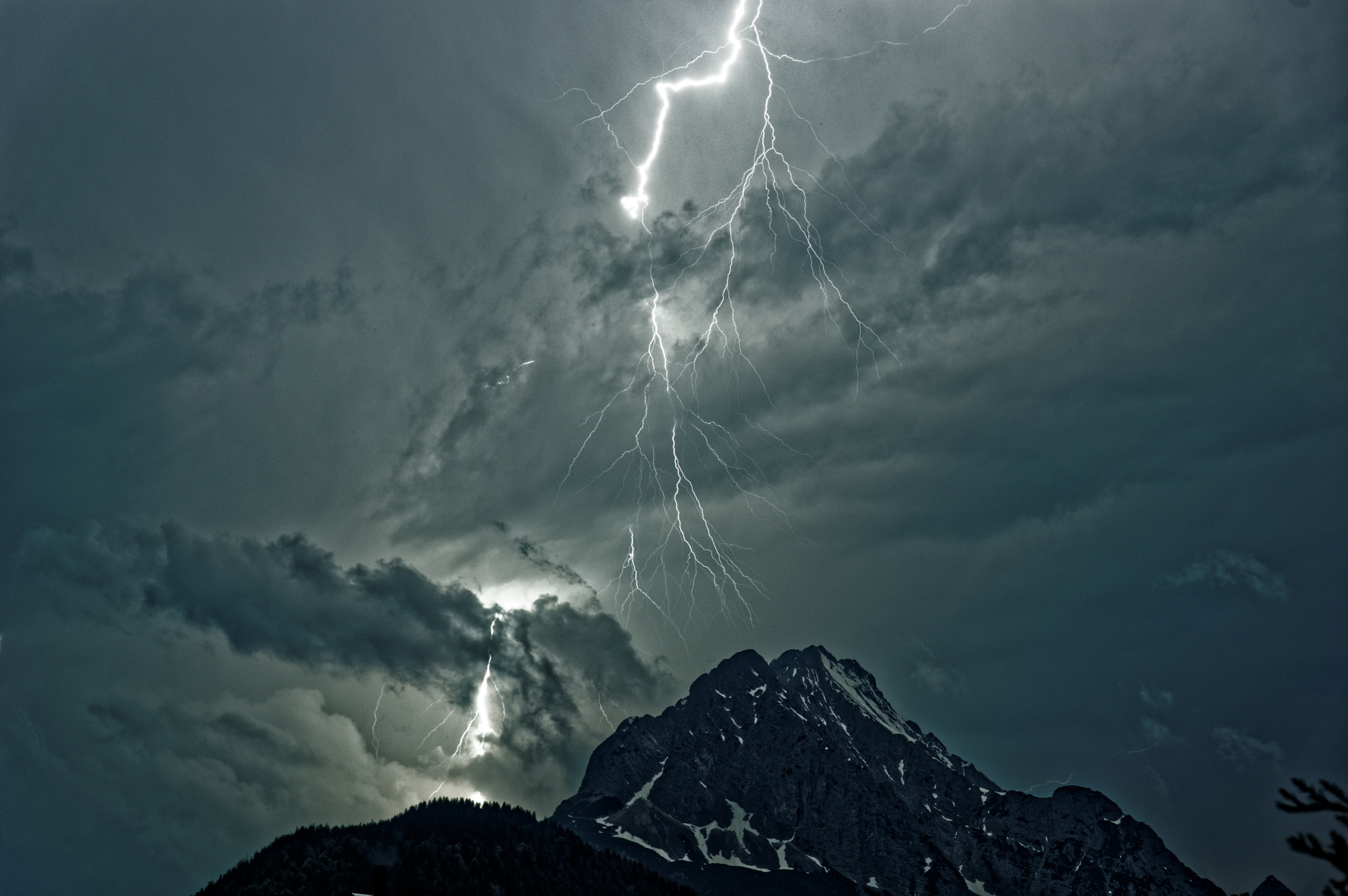 Pentax K-3 II sample photo. Thunderstorm over wetterstein photography
