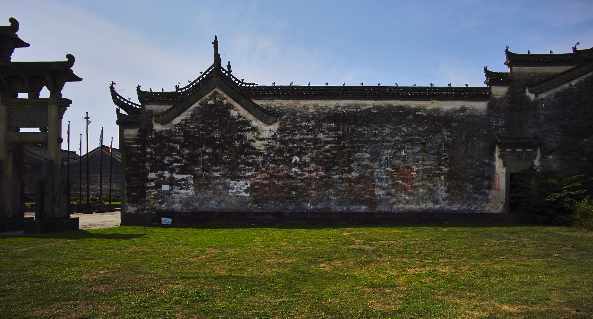 Leica Summilux-M 21mm F1.4 Asph sample photo. Wall photography