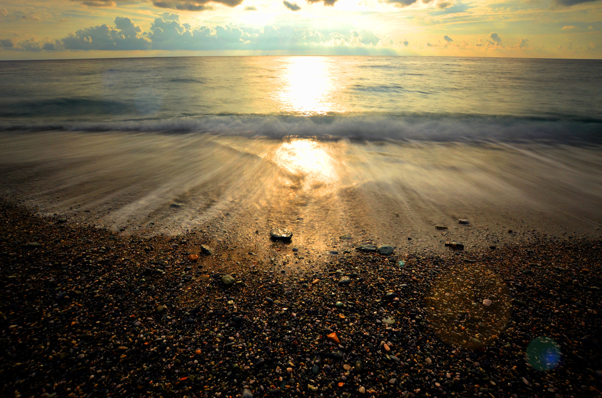 Nikon D3100 + Sigma 10-20mm F3.5 EX DC HSM sample photo. Slow wave photography
