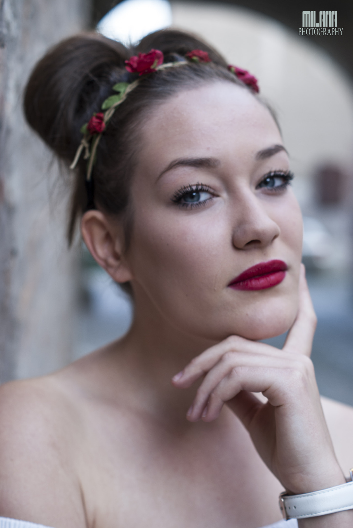 Sony Alpha DSLR-A200 + Sony DT 50mm F1.8 SAM sample photo. Conviced lady photography