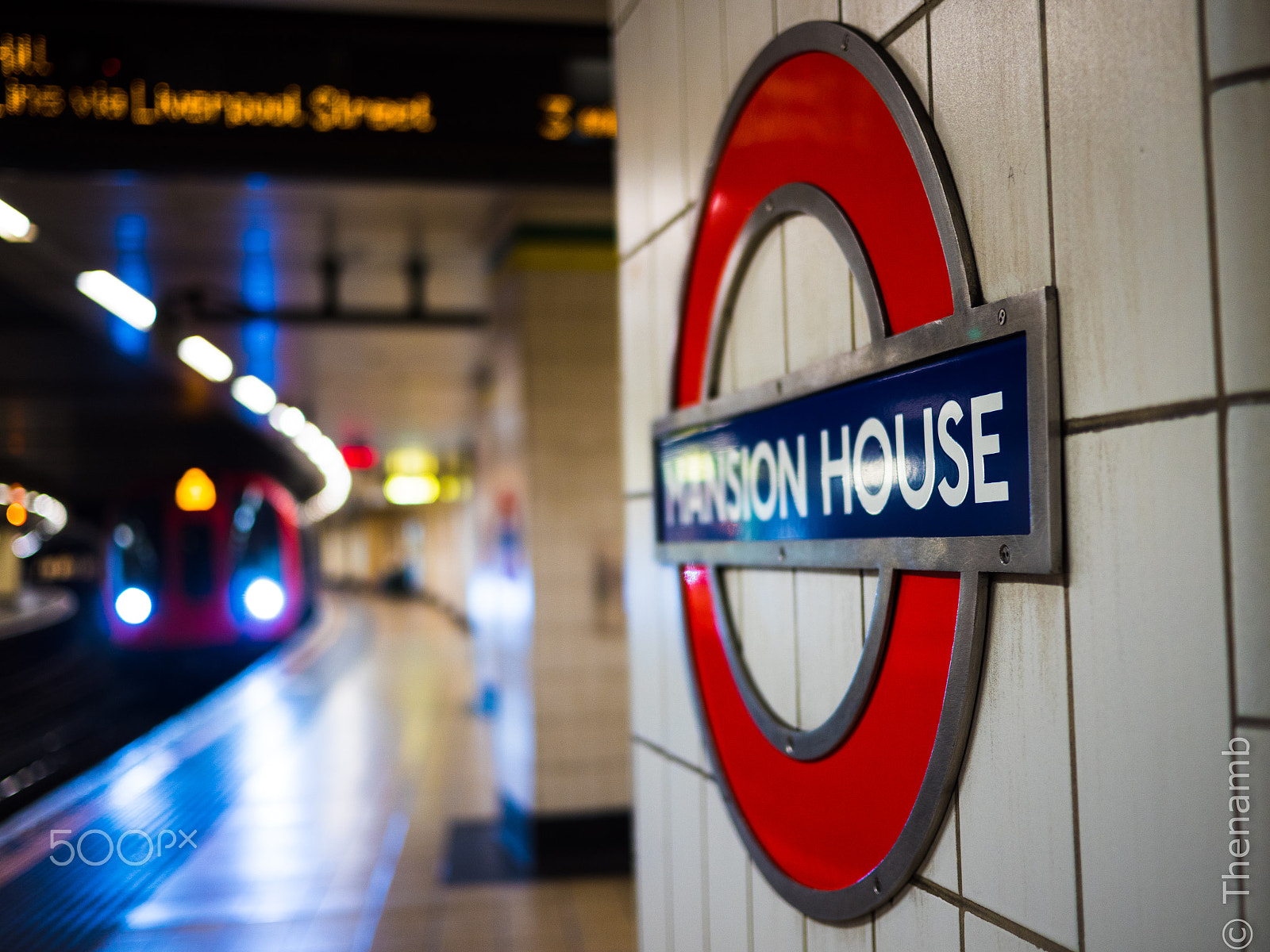 Panasonic Lumix DMC-GX8 + LUMIX G 20/F1.7 II sample photo. Mansion house station photography