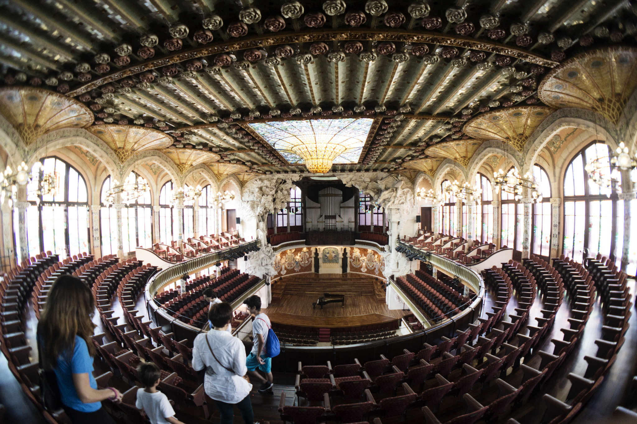 Sony Alpha NEX-7 + Sony E 16mm F2.8 sample photo. Palau de la musica photography