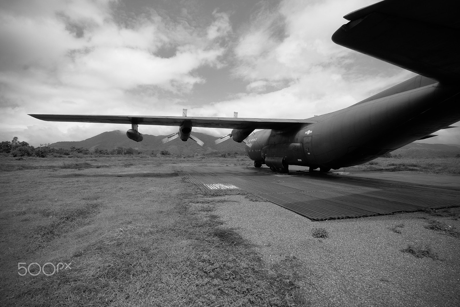 Fujifilm XF 10-24mm F4 R OIS sample photo. Booty c-130 in khe sanh photography