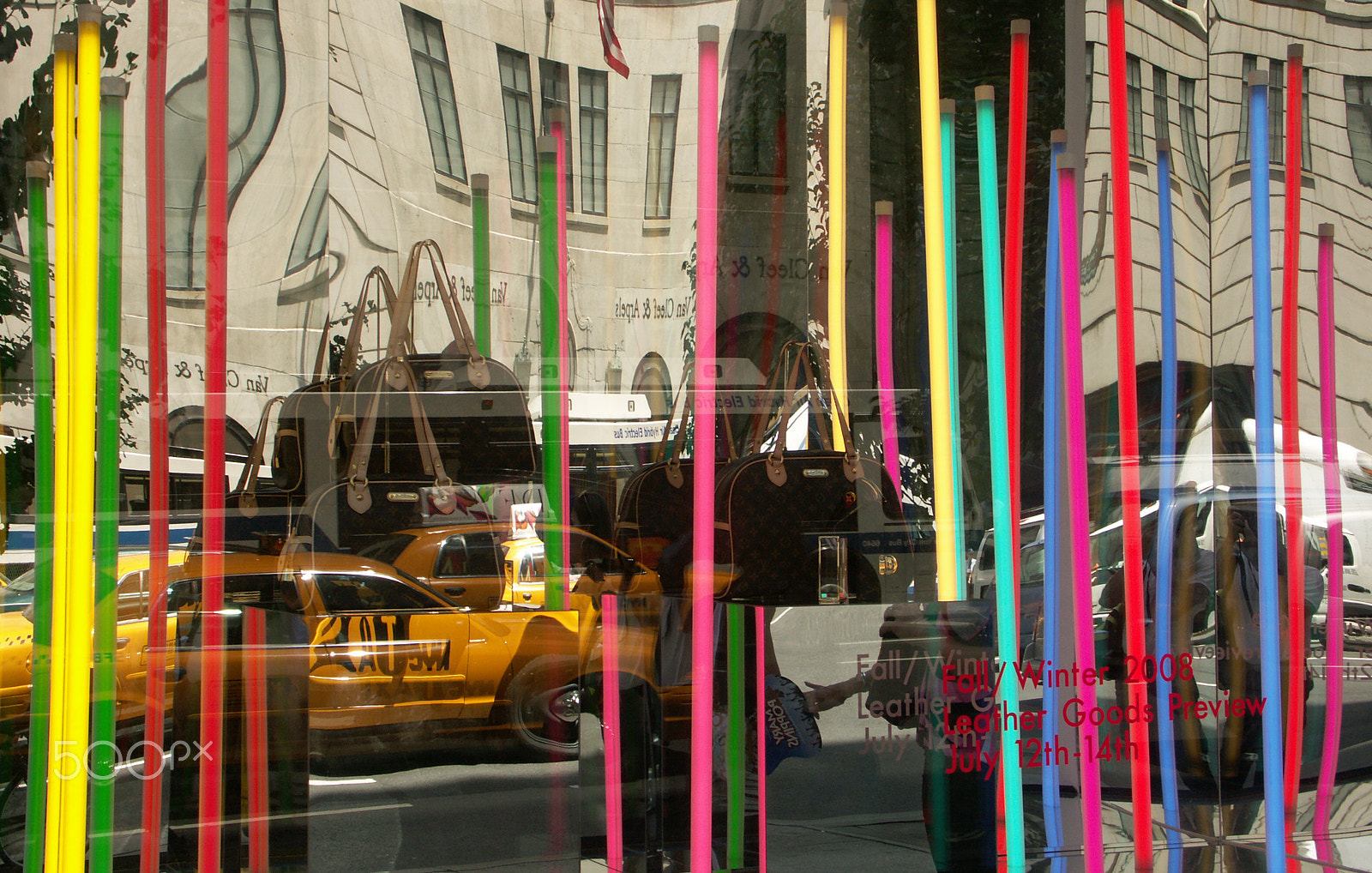 KONICA MINOLTA DiMAGE A2 sample photo. Louis vuitton nyc photography