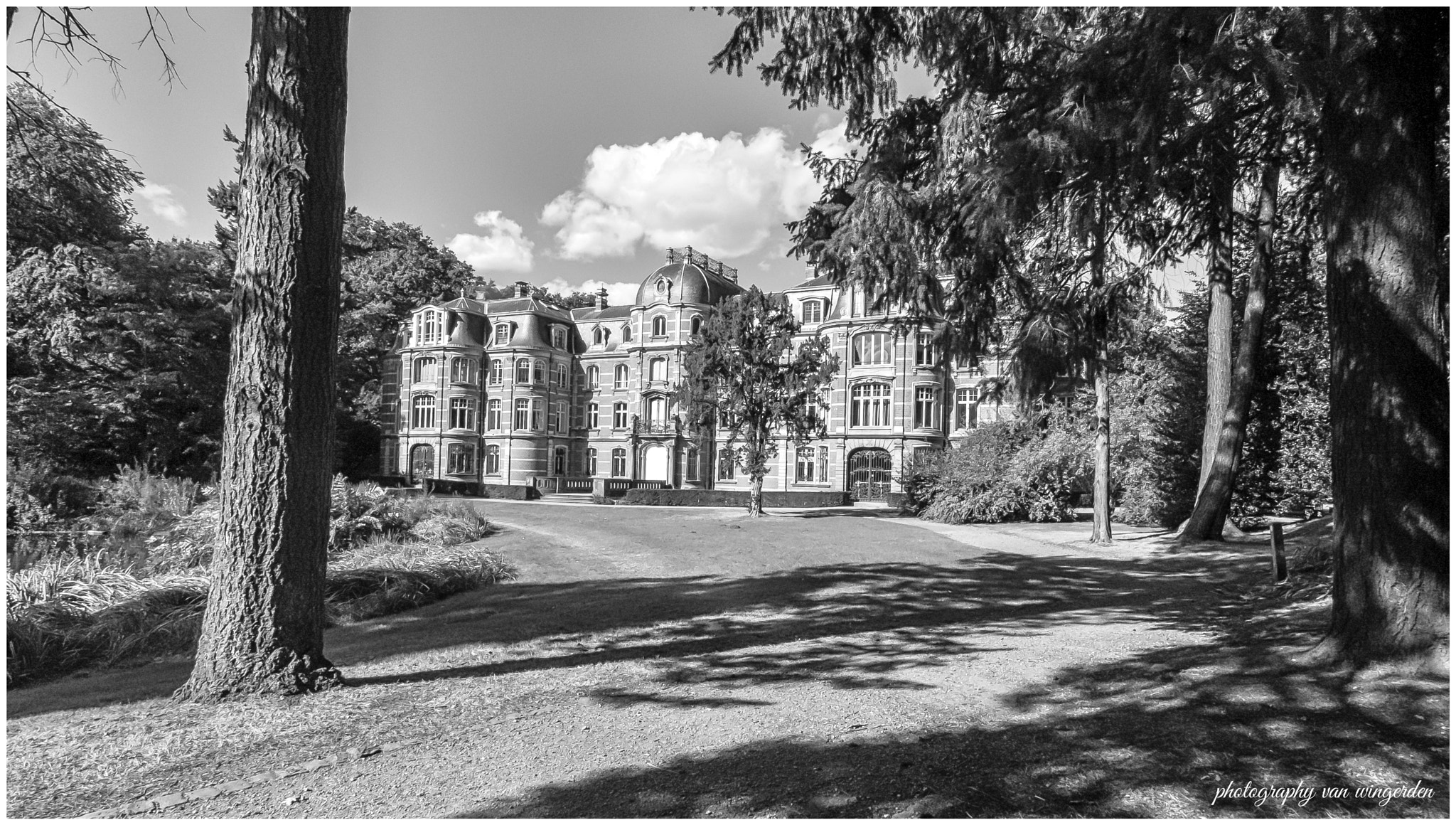 Olympus OM-D E-M10 II + Panasonic Lumix G Vario 7-14mm F4 ASPH sample photo. Castle ravenhof photography