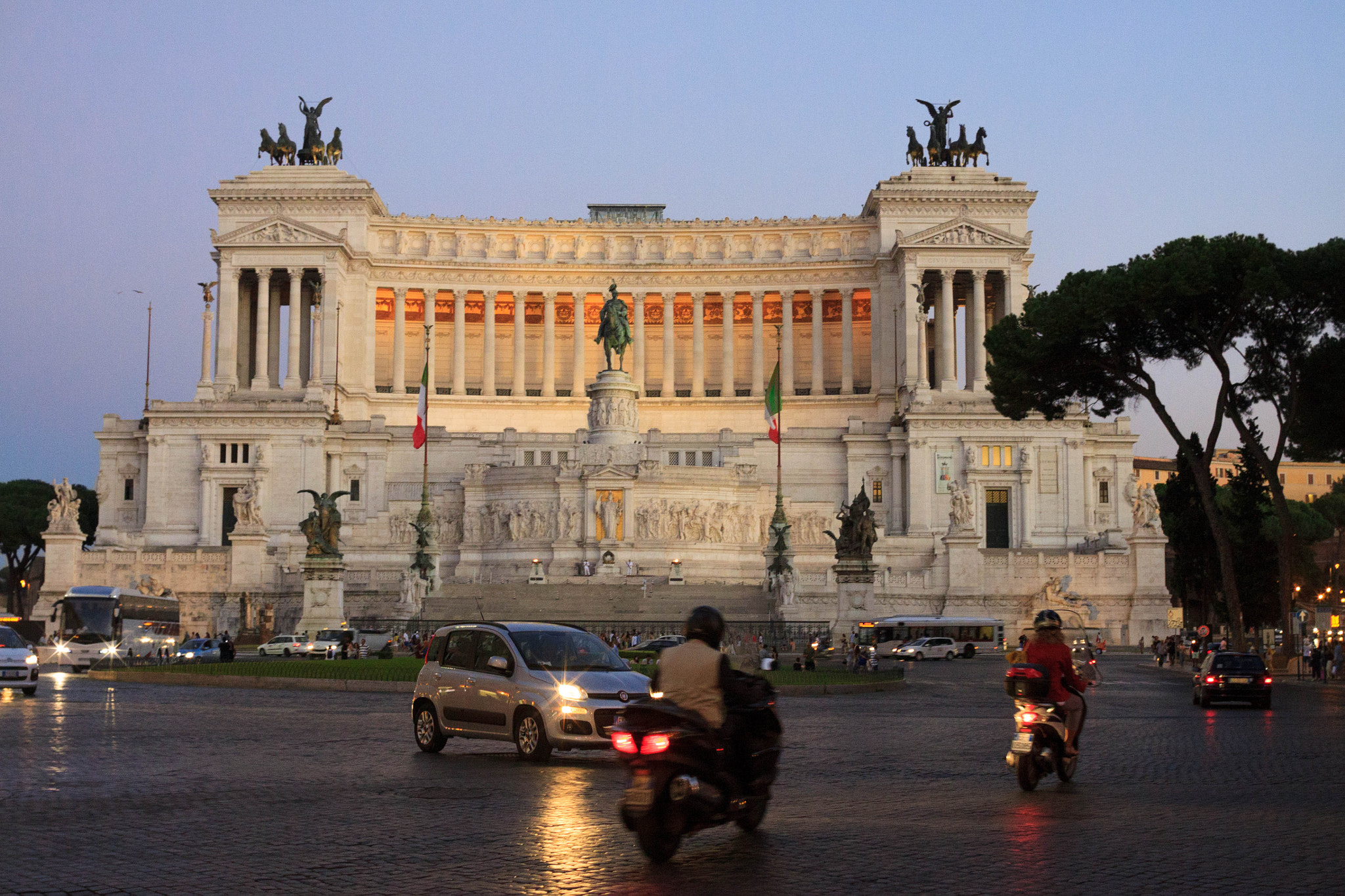 Sigma 30mm F1.4 EX DC HSM sample photo. Monument of victor emanuel ii rome photography