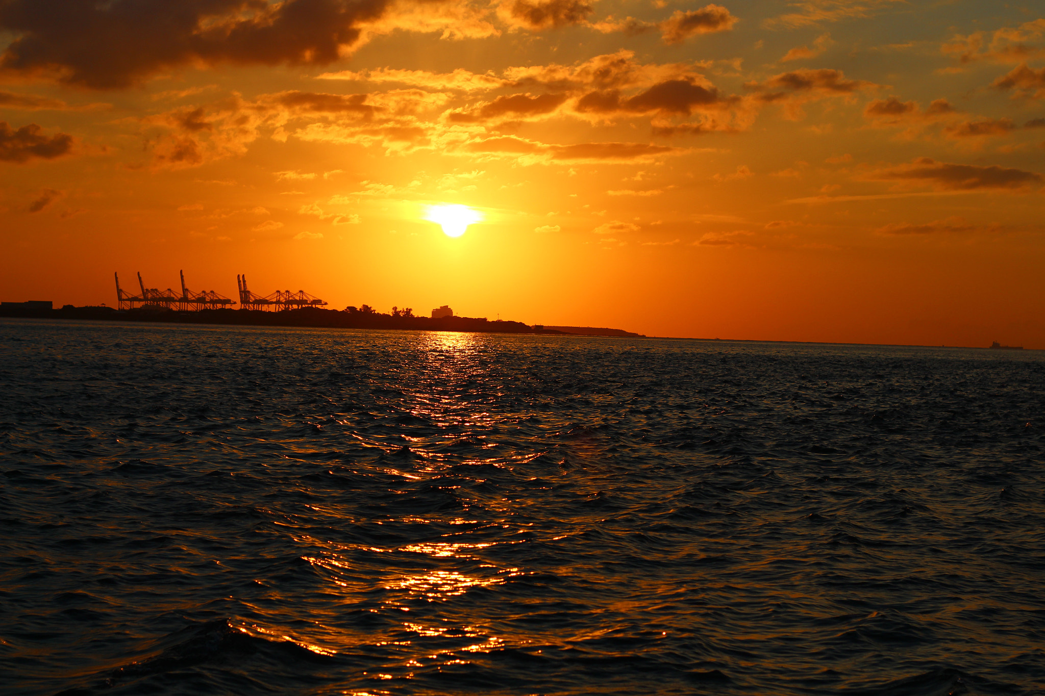 Canon EOS 700D (EOS Rebel T5i / EOS Kiss X7i) sample photo. Amazing sunset at taiwan photography