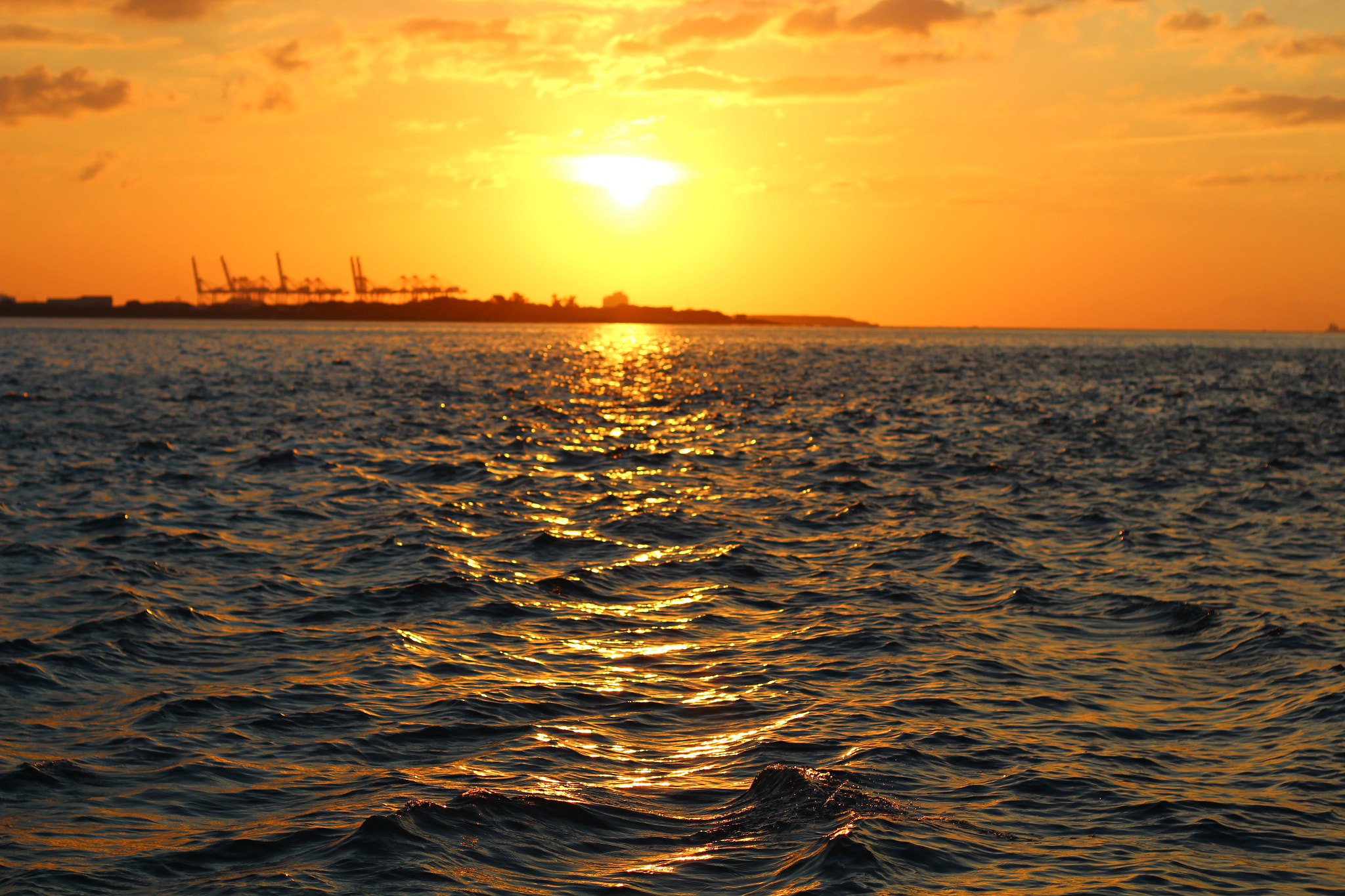 Canon EOS 700D (EOS Rebel T5i / EOS Kiss X7i) sample photo. This sunset is like  a painting photography