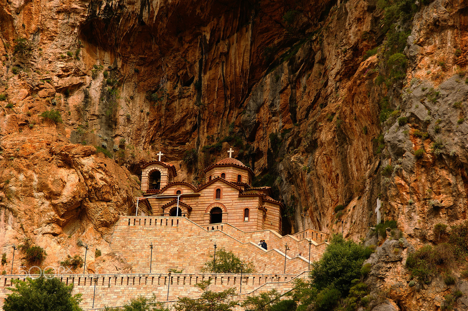 Sony DT 18-200mm F3.5-6.3 sample photo. A church ... on the rocks ! photography