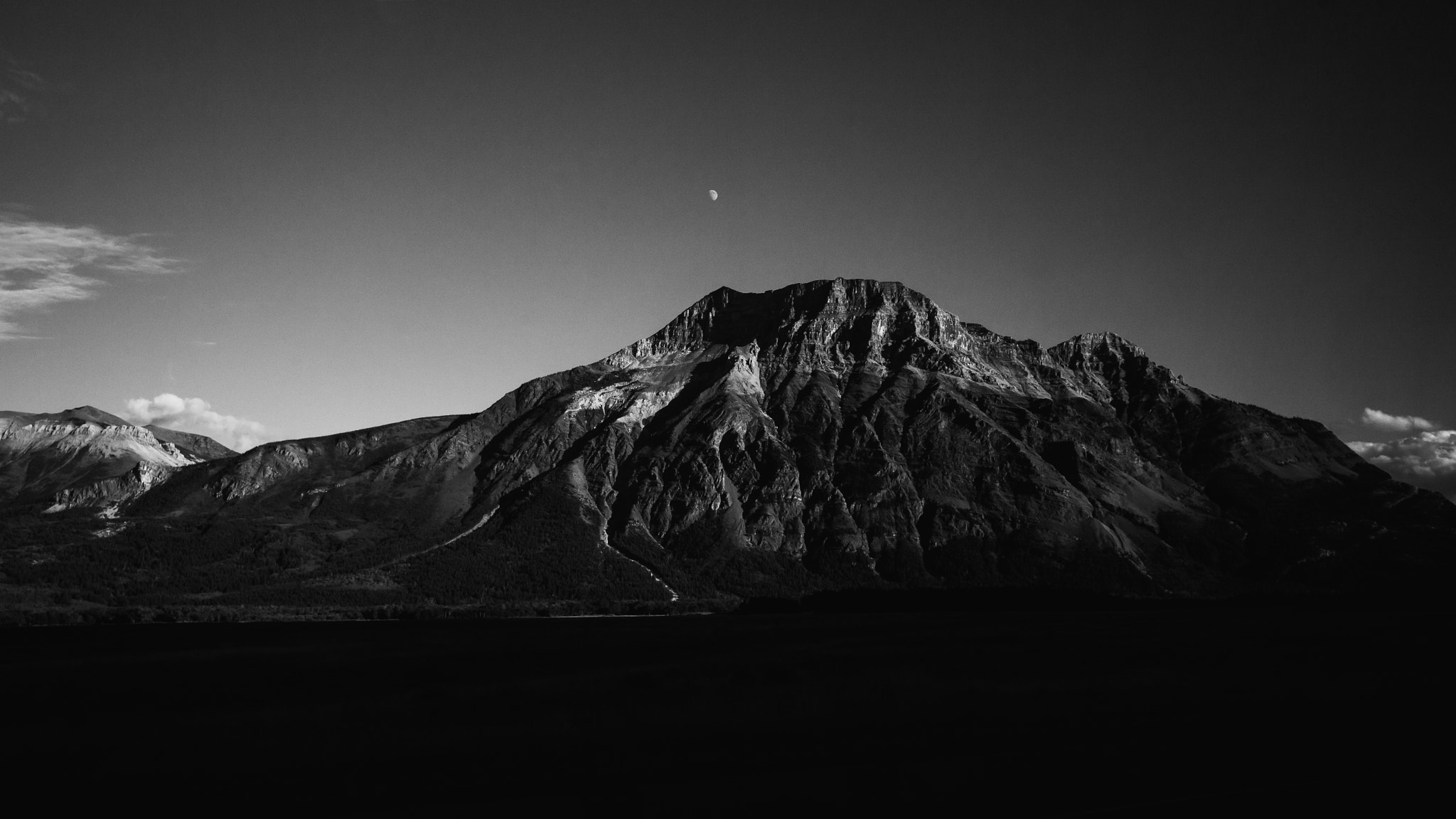 Elmarit-M 1:2.8/90 sample photo. Moonrise over vimy peak photography