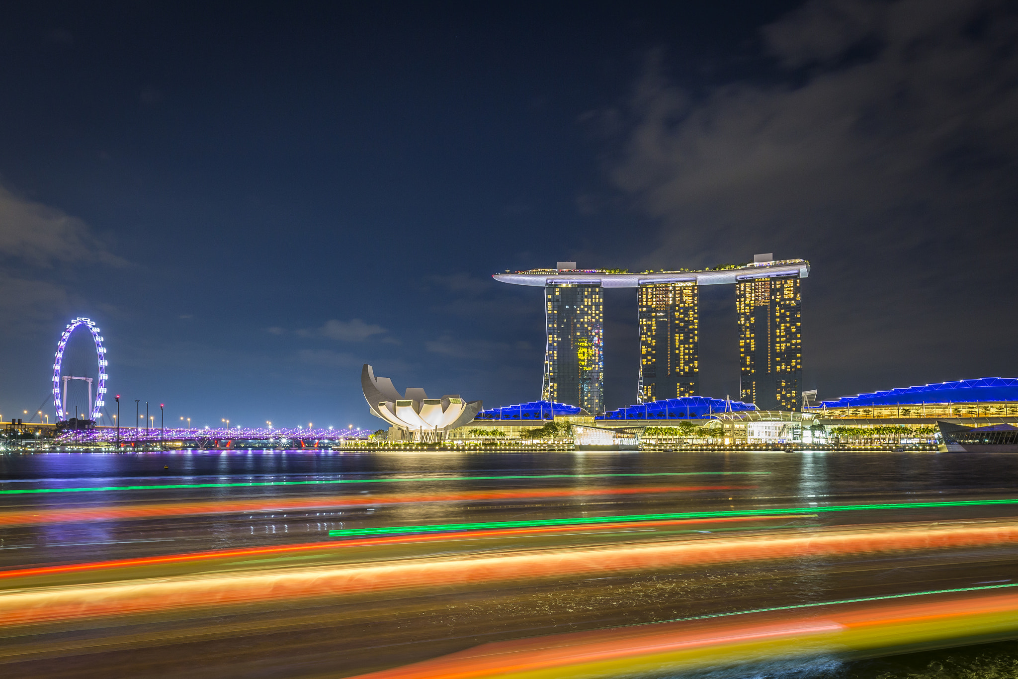 Canon EOS 6D + Sigma 20mm F1.4 DG HSM Art sample photo. Singapore, boat passing photography