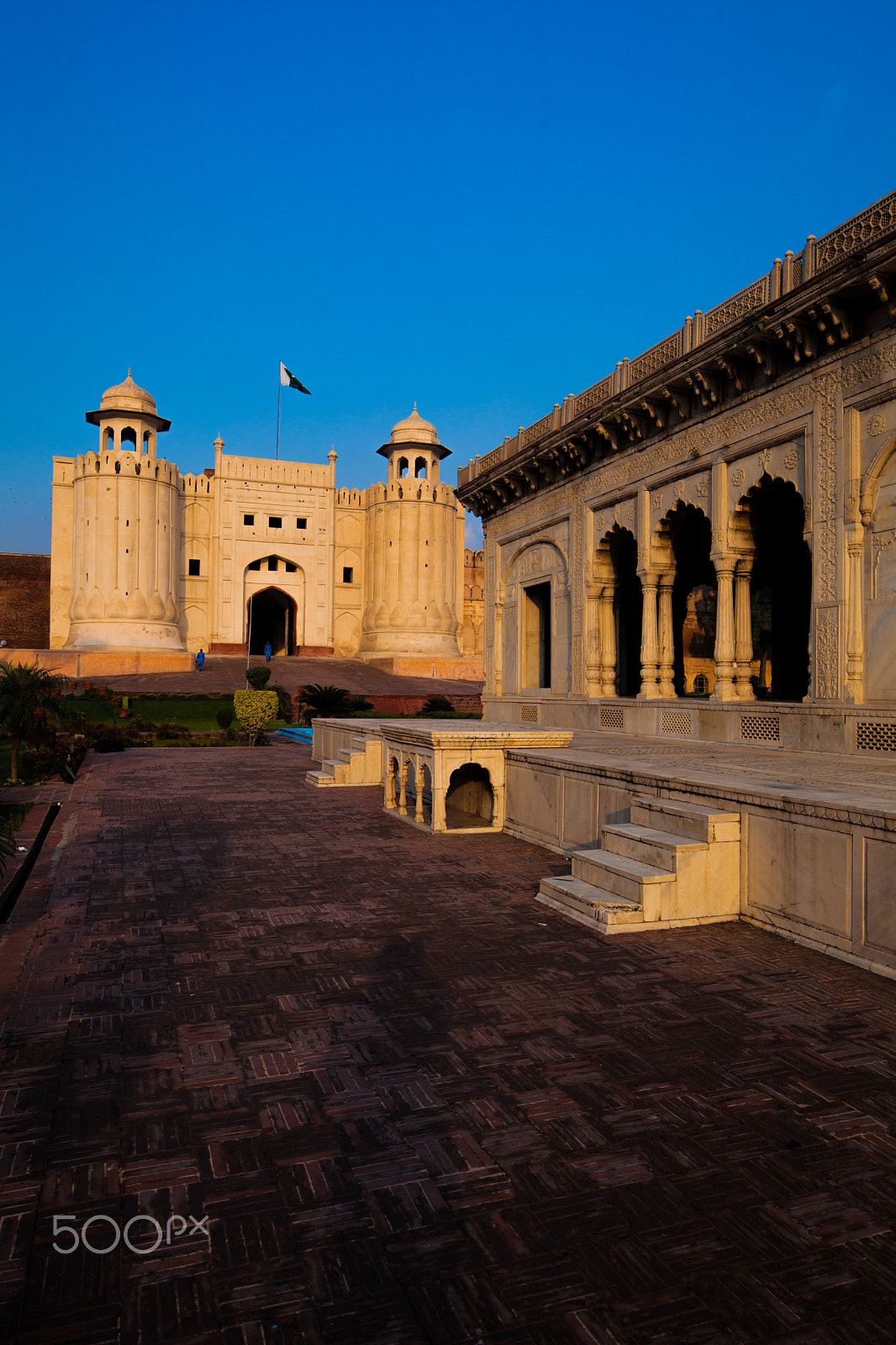 Canon TS-E 24.0mm f/3.5 L II sample photo. Gate of fort photography