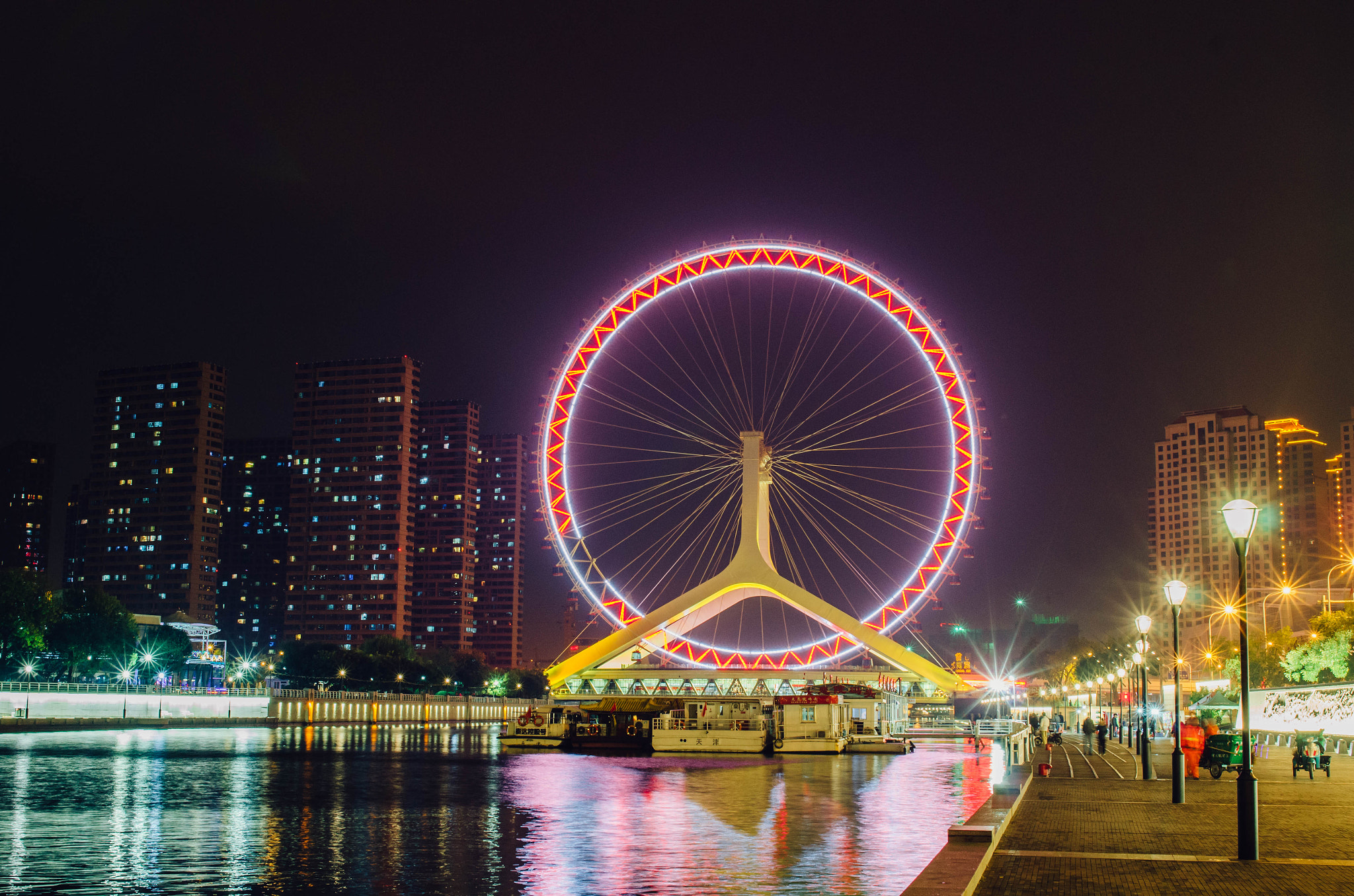 Nikon D7000 + Nikon AF-S Nikkor 28mm F1.8G sample photo. The tianjin eye photography