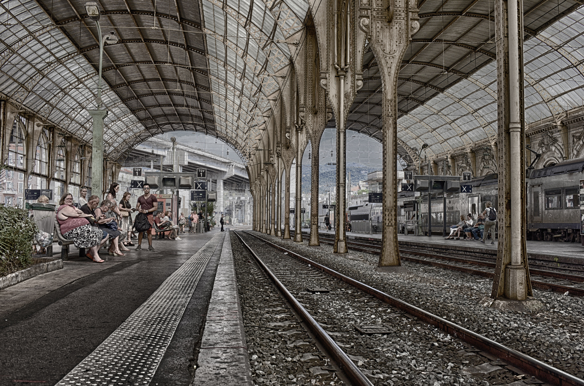 Nikon D810 + AF Zoom-Nikkor 35-70mm f/2.8D sample photo. Train station2 photography