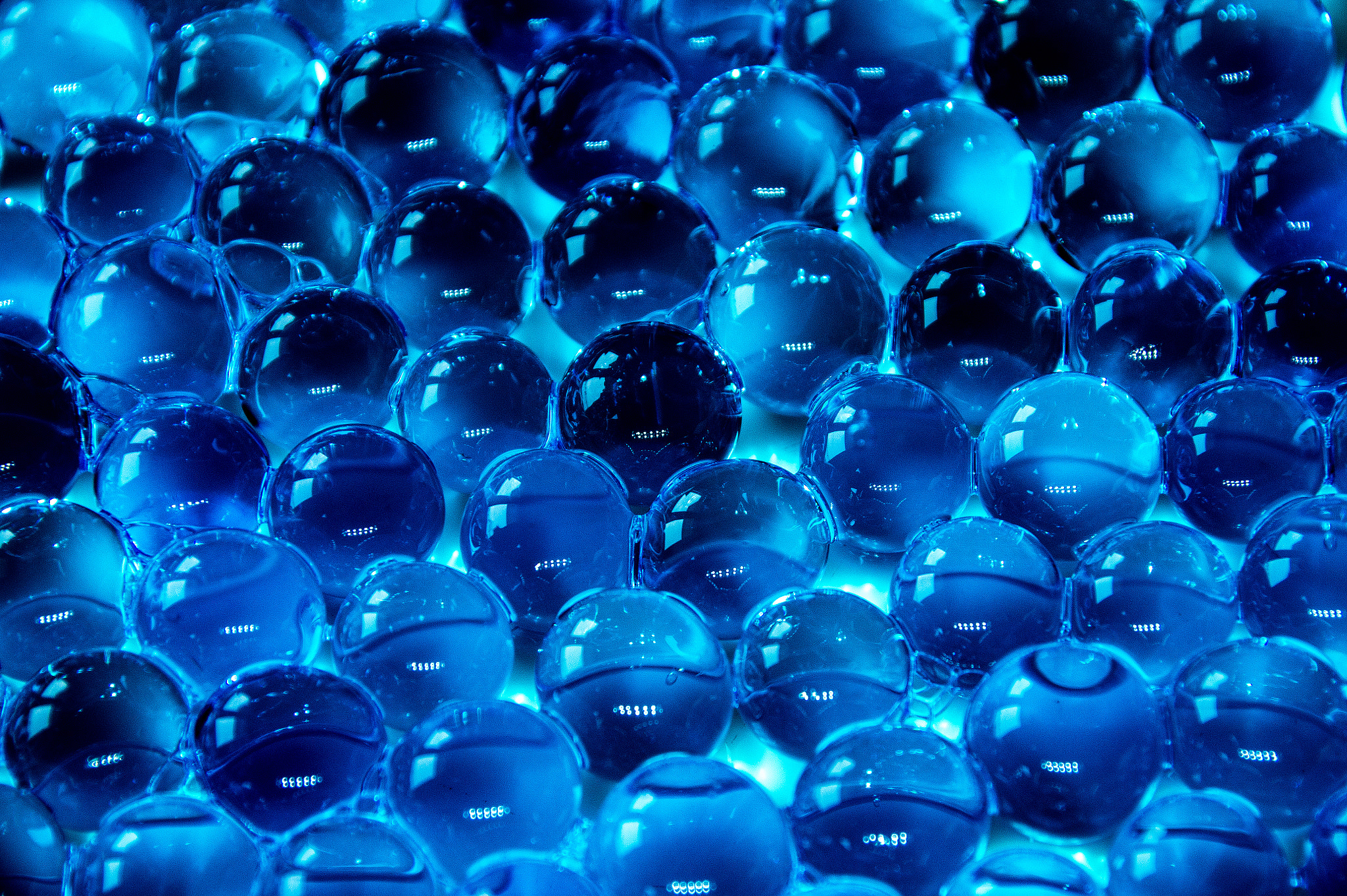 Sony SLT-A58 sample photo. Shiny bubbles. photography