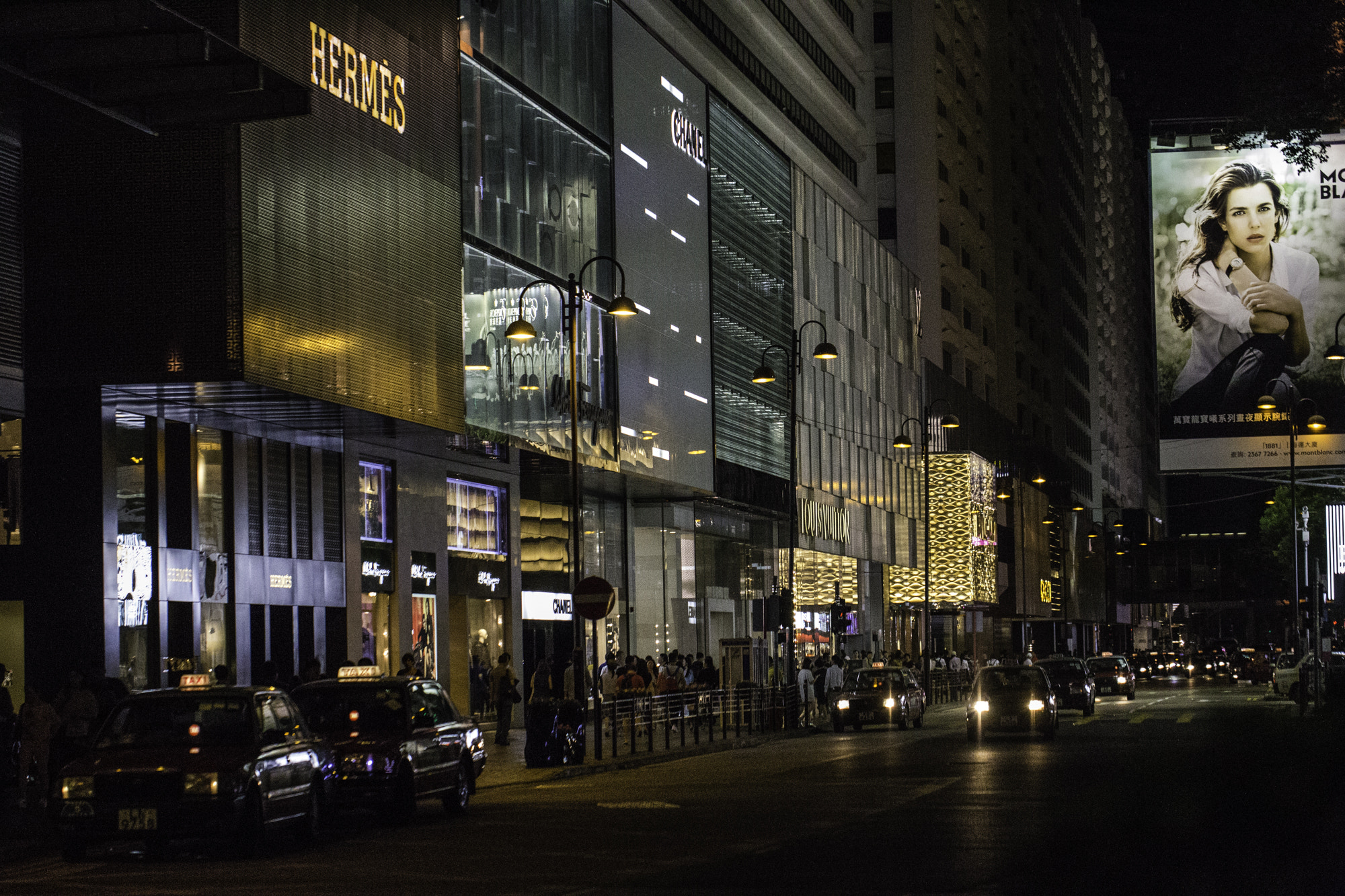 Canon EOS 6D + Canon EF 100mm F2.8L Macro IS USM sample photo. Hk by night photography