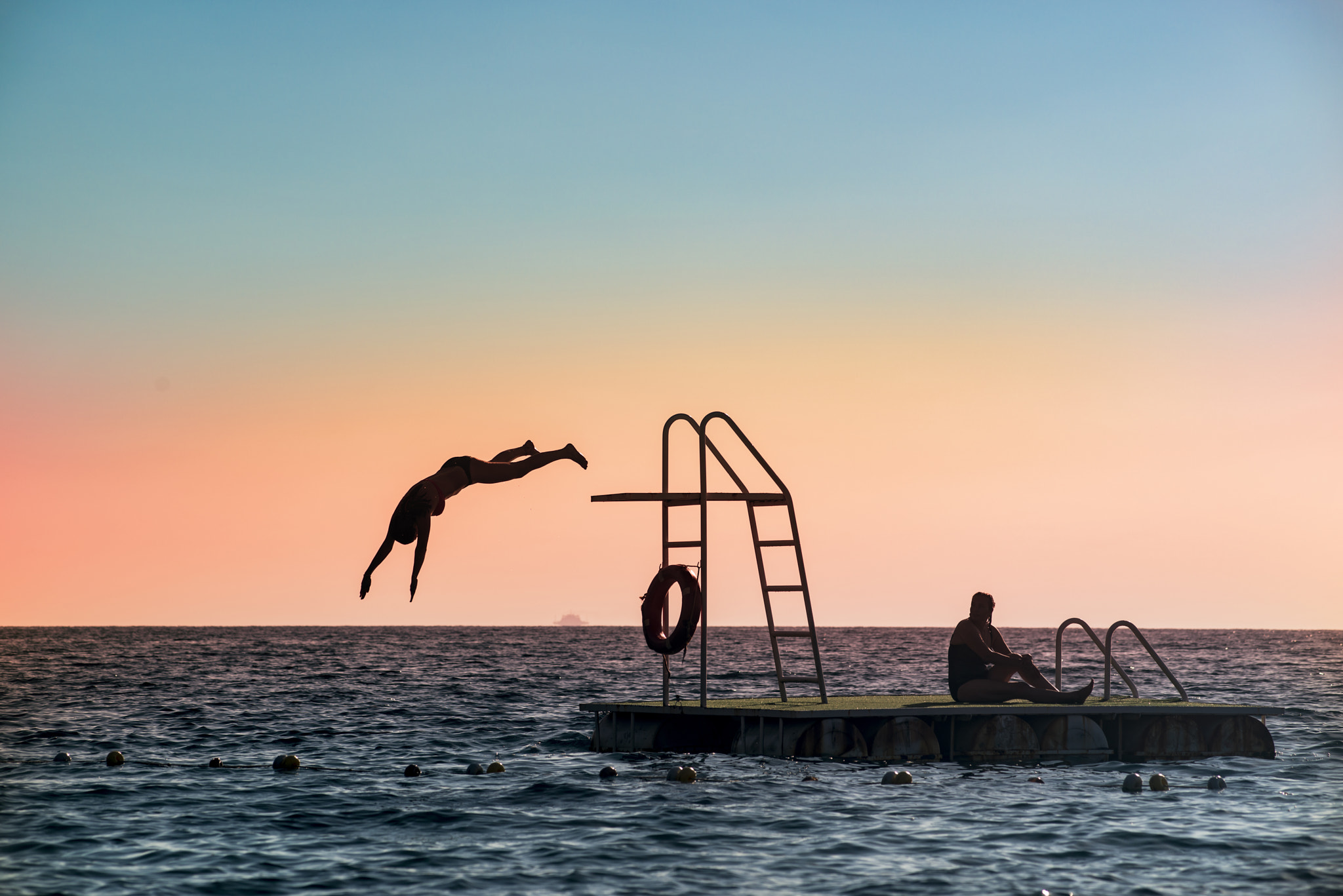 Nikon AF-Nikkor 80-200mm F2.8D ED sample photo. Jump into the sea photography