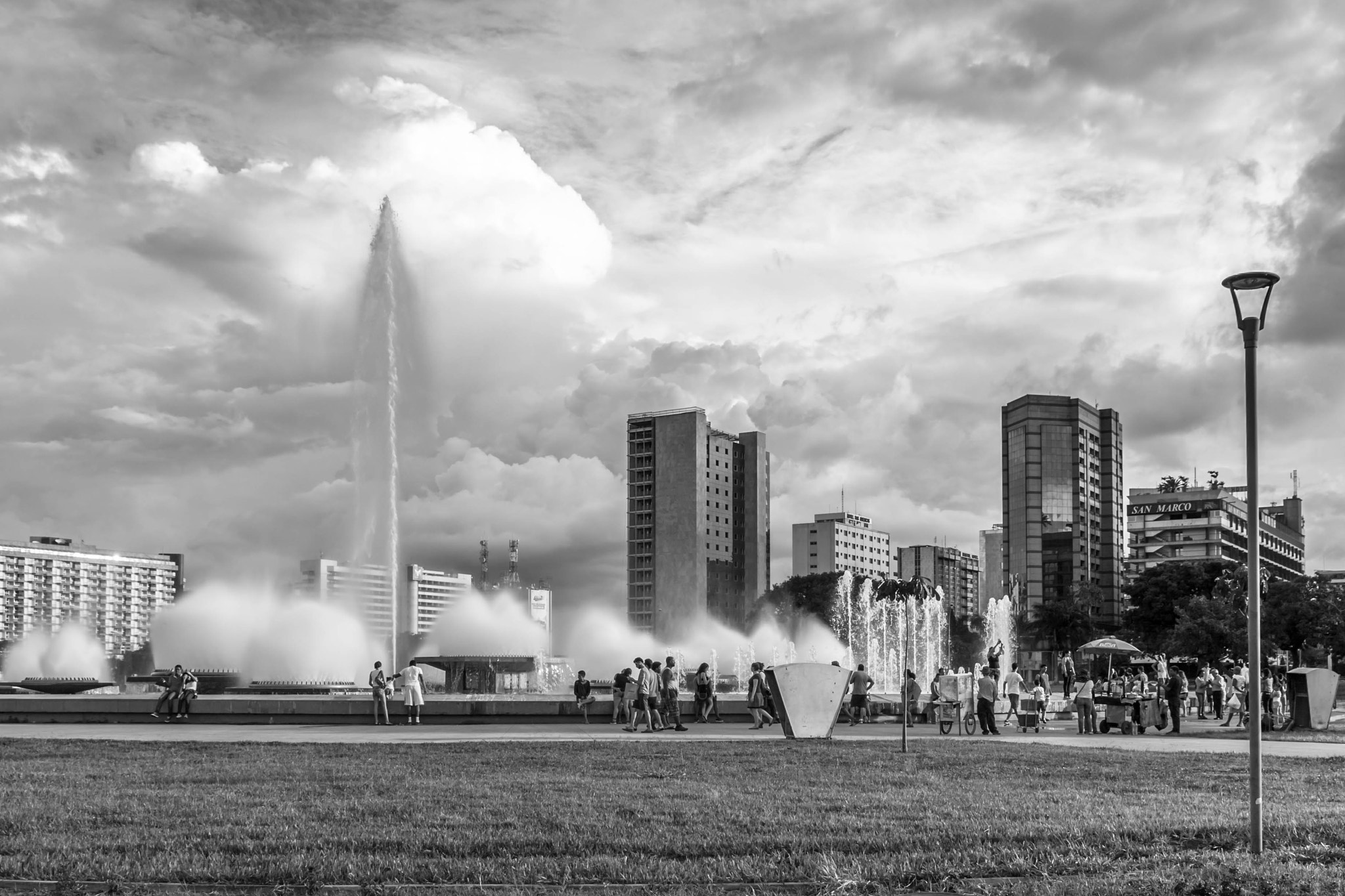 Sigma 17-70mm F2.8-4 DC Macro OS HSM sample photo. Fonte da torre de tv de brasília photography