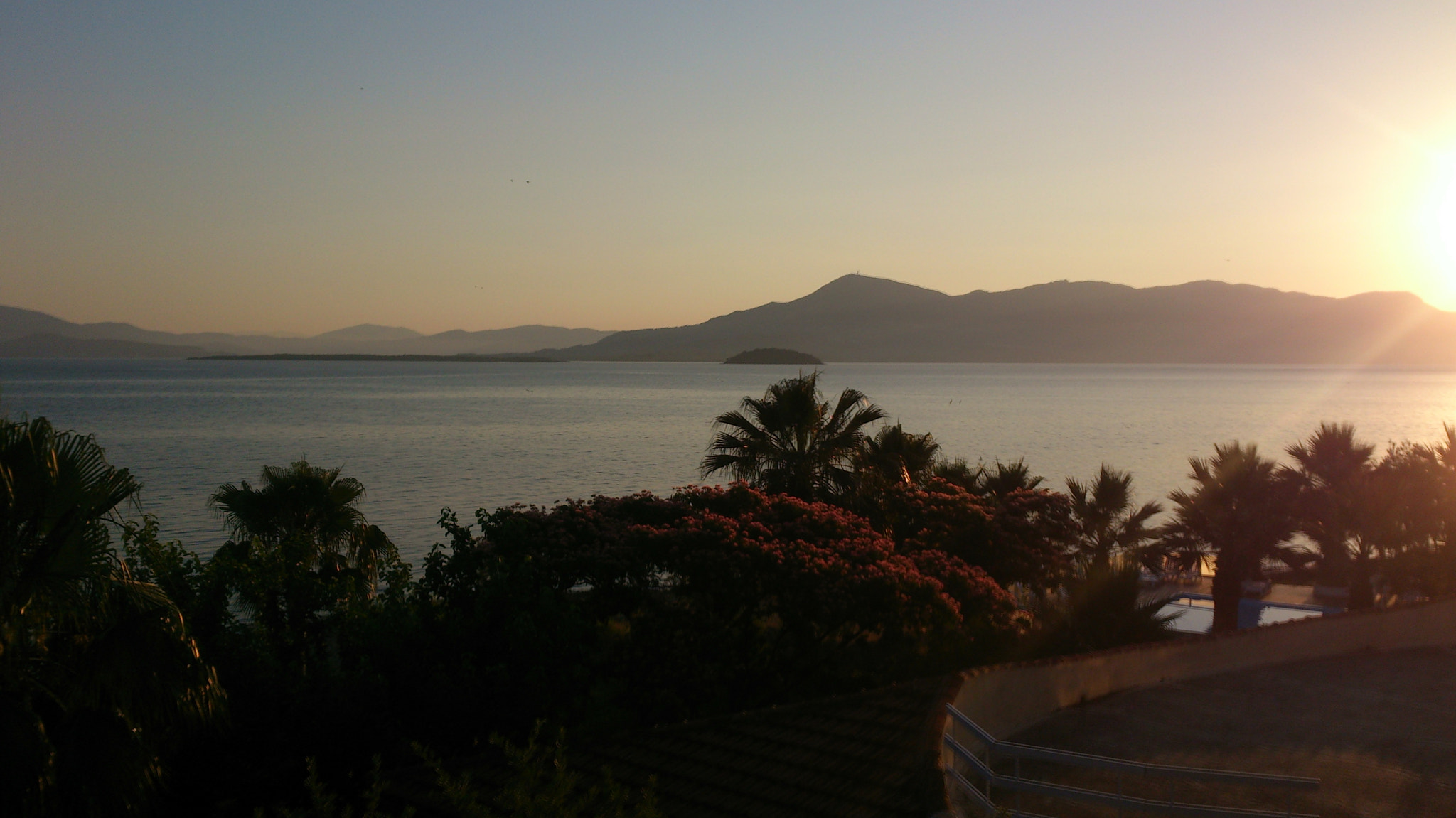 Sony Xperia V sample photo. () photography
