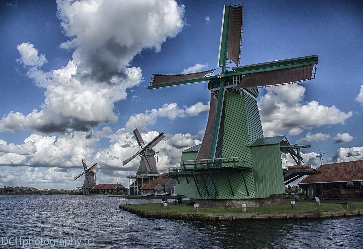 Sigma 18-200mm f/3.5-6.3 DC OS sample photo. Dutch windmills photography