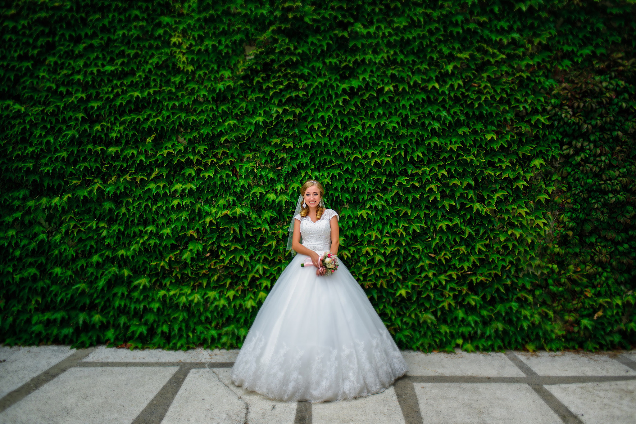 Nikon D610 + Nikon AF Nikkor 28mm F2.8D sample photo. Bride photography