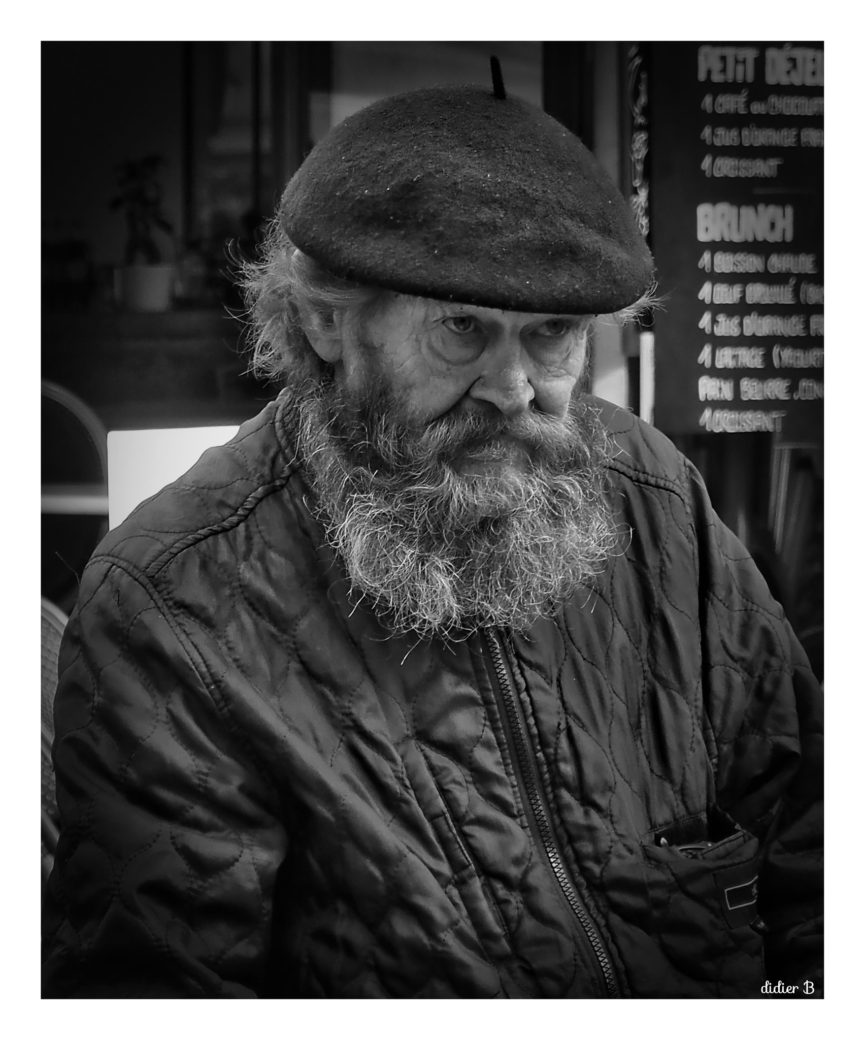 Olympus OM-D E-M10 II sample photo. Promenade a montmartre photography