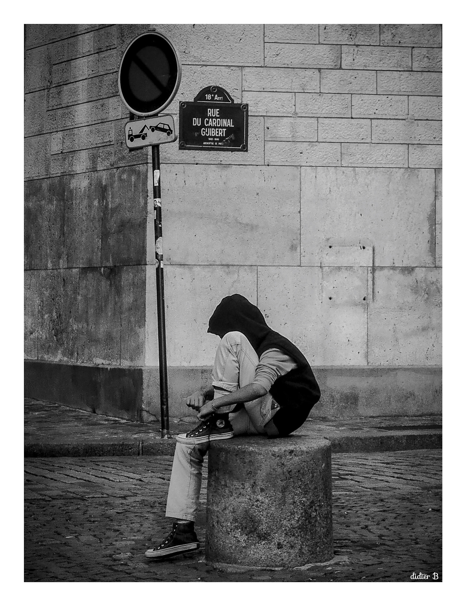 Olympus OM-D E-M10 II sample photo. Promenade a montmartre photography
