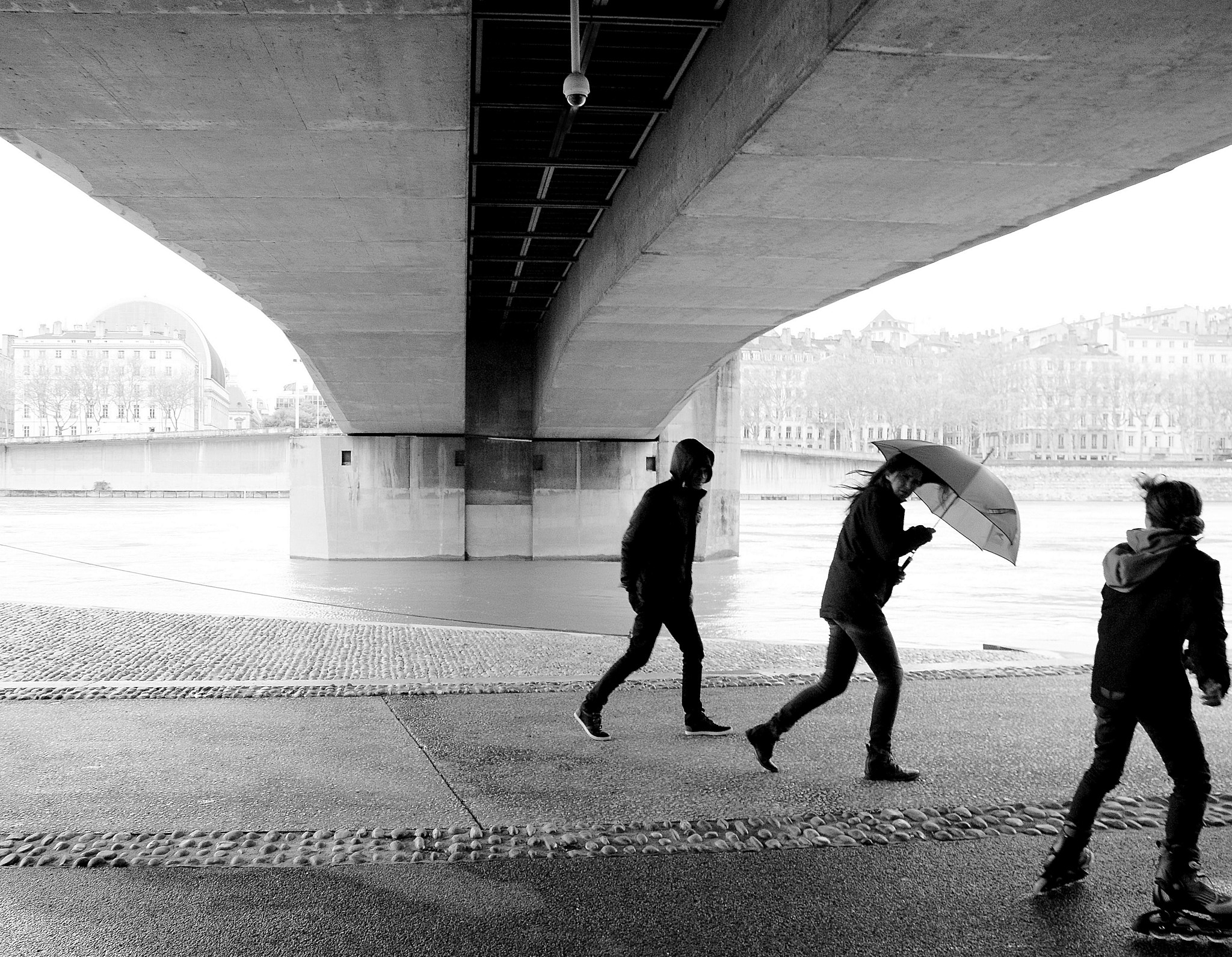 Sony Alpha DSLR-A380 + Sigma 18-200mm F3.5-6.3 DC sample photo. Storm under video vision photography