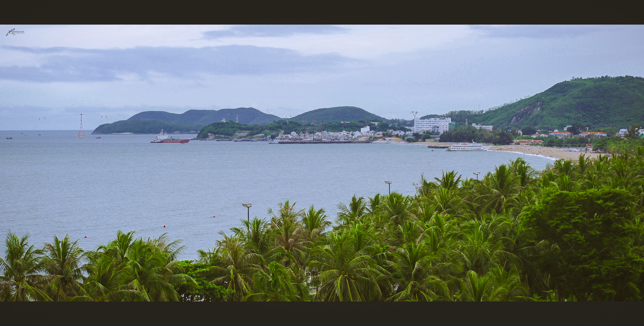 AF Nikkor 85mm f/1.8 sample photo. Nhatrang beach photography