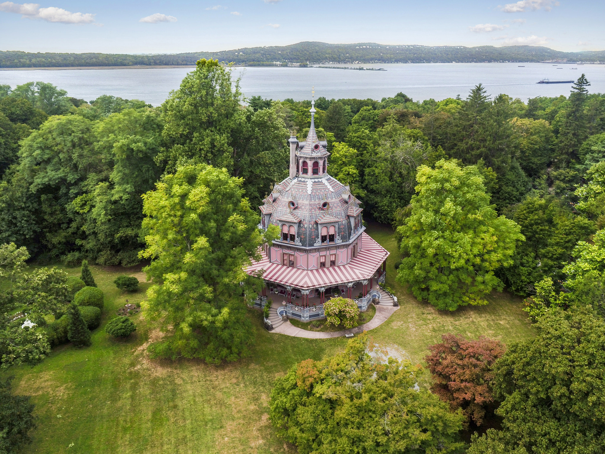DJI FC550 + OLYMPUS M.12mm F2.0 sample photo. Armour-stiner octagon house photography