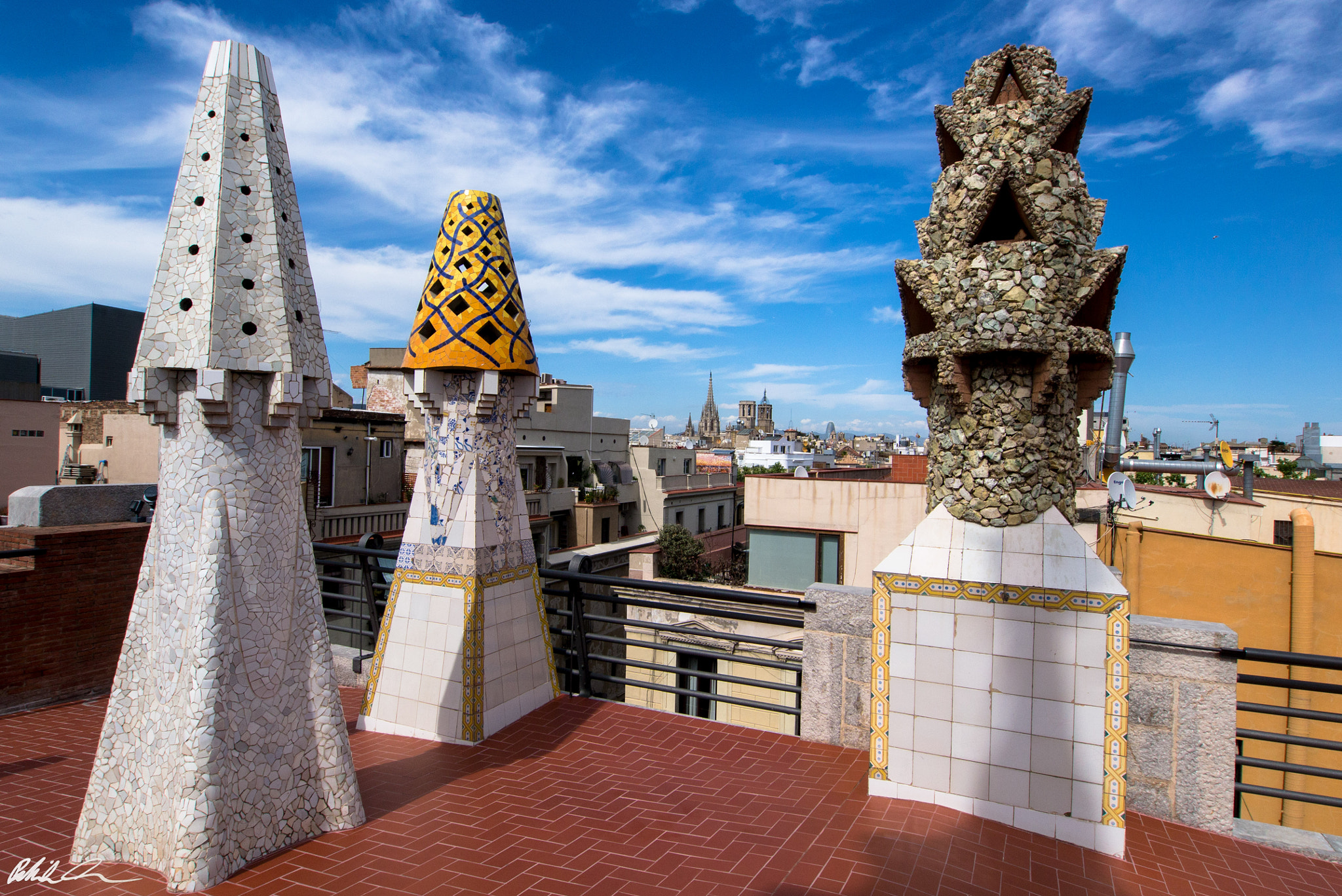 Panasonic Lumix DMC-G3 + OLYMPUS M.9-18mm F4.0-5.6 sample photo. The wonder of gaudi photography