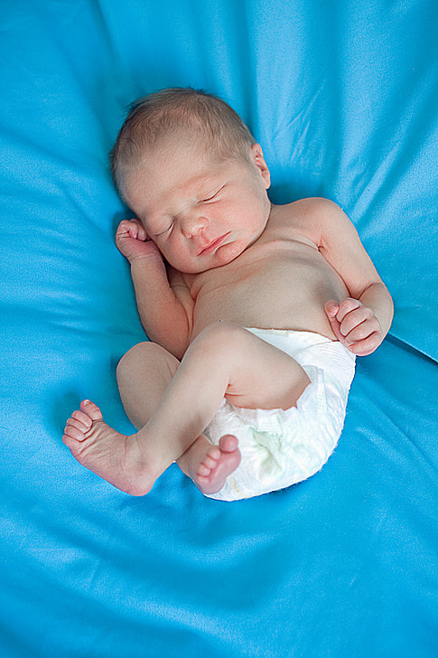 Canon EOS 50D + Canon EF 50mm F1.8 II sample photo. Newborn miguel photography