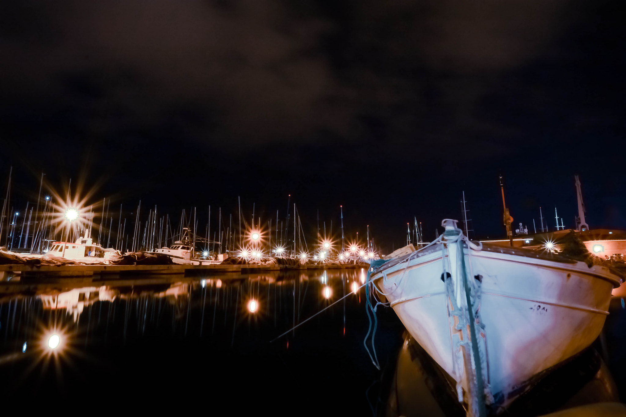 Sigma 8-16mm F4.5-5.6 DC HSM sample photo. Calma total photography