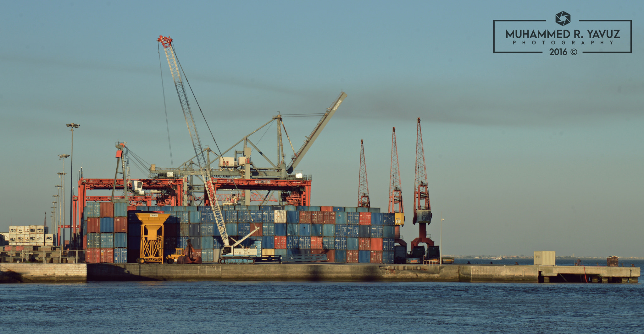 Sigma 17-70mm F2.8-4 DC Macro OS HSM | C sample photo. Port of container photography