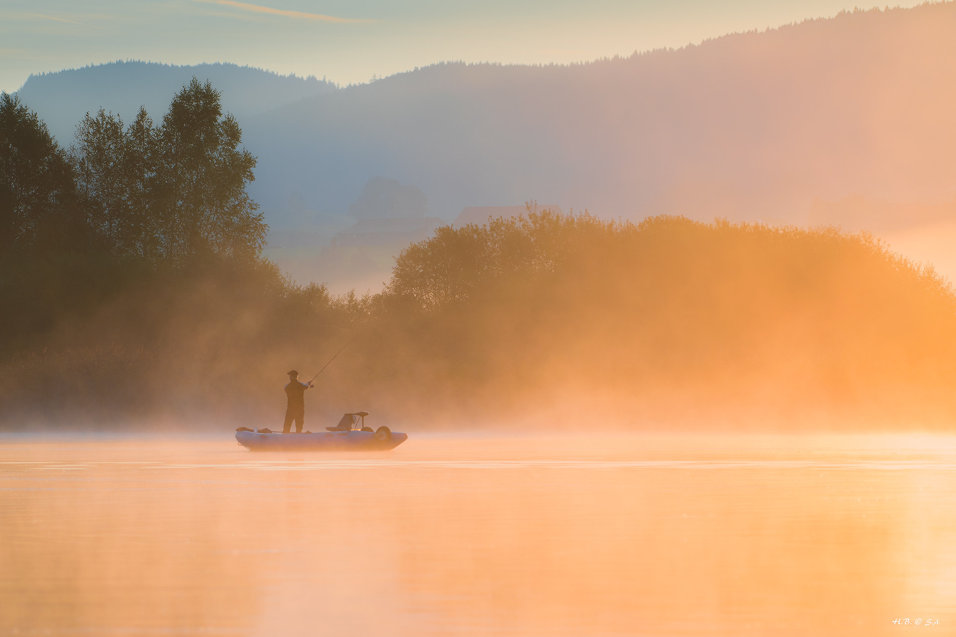 Nikon AF-S Nikkor 200-500mm F5.6E ED VR sample photo. Fischer vom wallersee photography