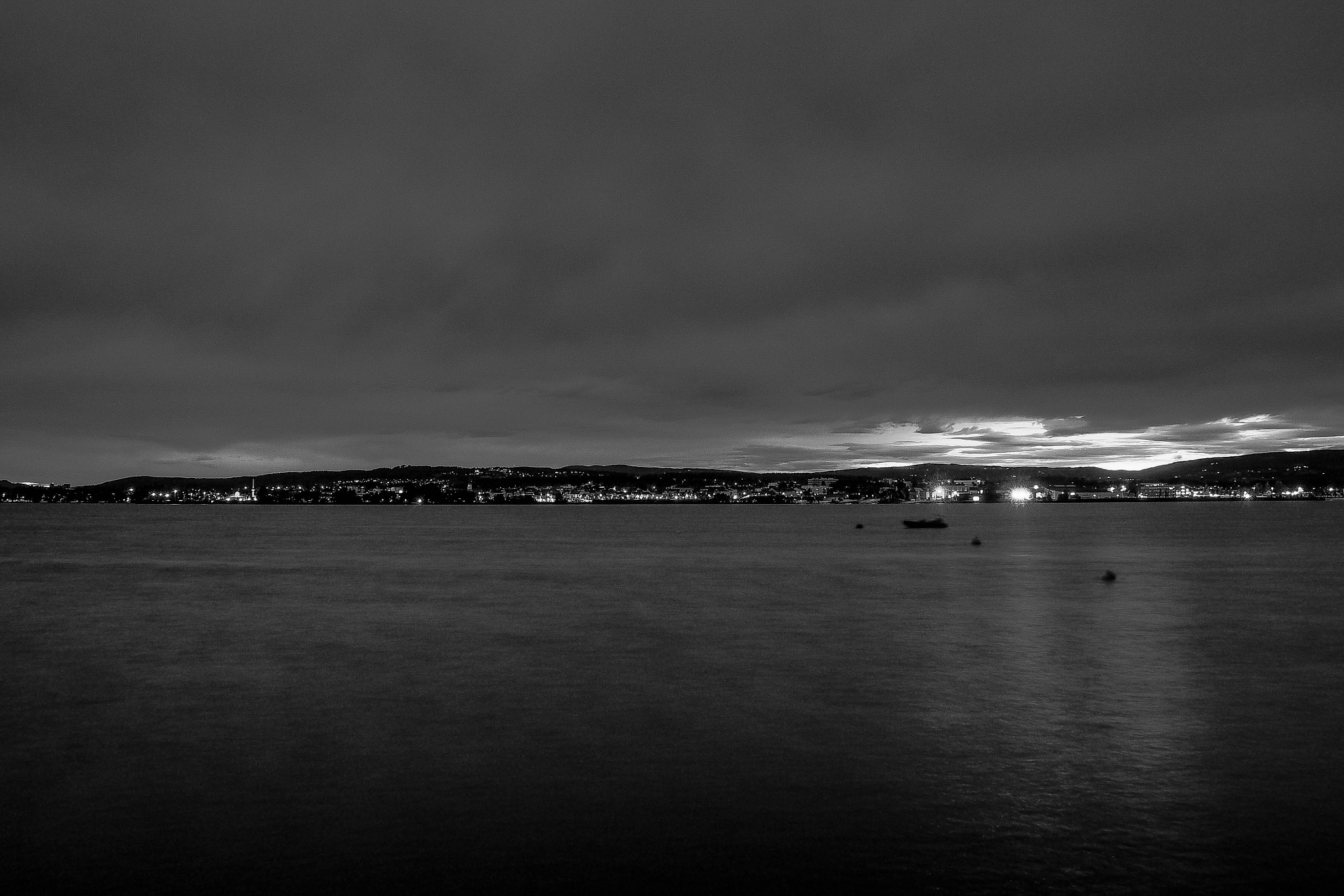 Olympus M.Zuiko Digital 14-42mm F3.5-5.6 II R sample photo. Dark lake photography