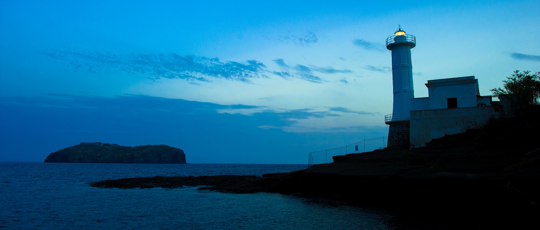 Nikon D3 + Nikon AF-S Nikkor 24mm F1.4G ED sample photo. Ventotene photography