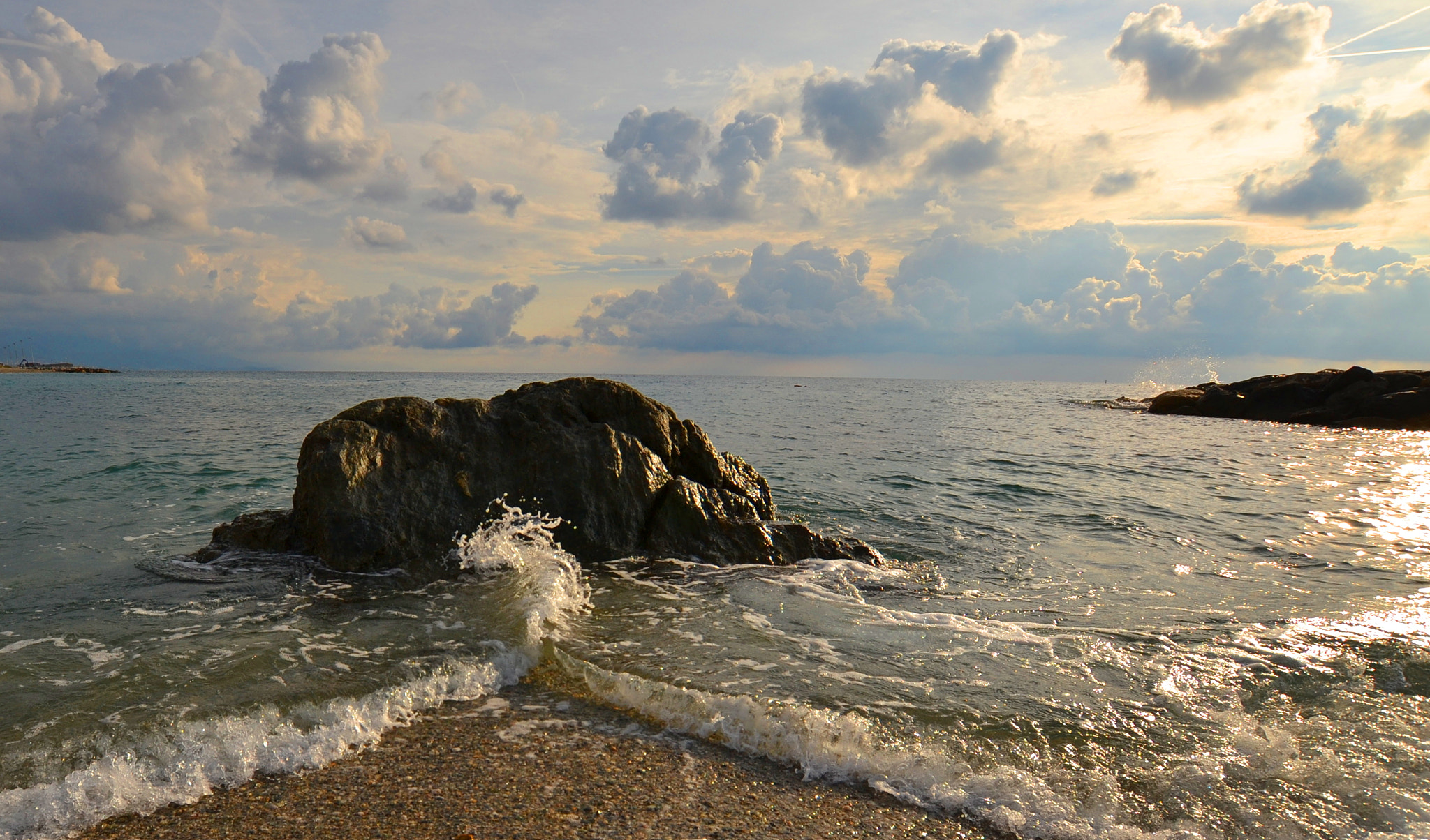 Nikon D3100 + Sigma 10-20mm F3.5 EX DC HSM sample photo. Waves hug photography
