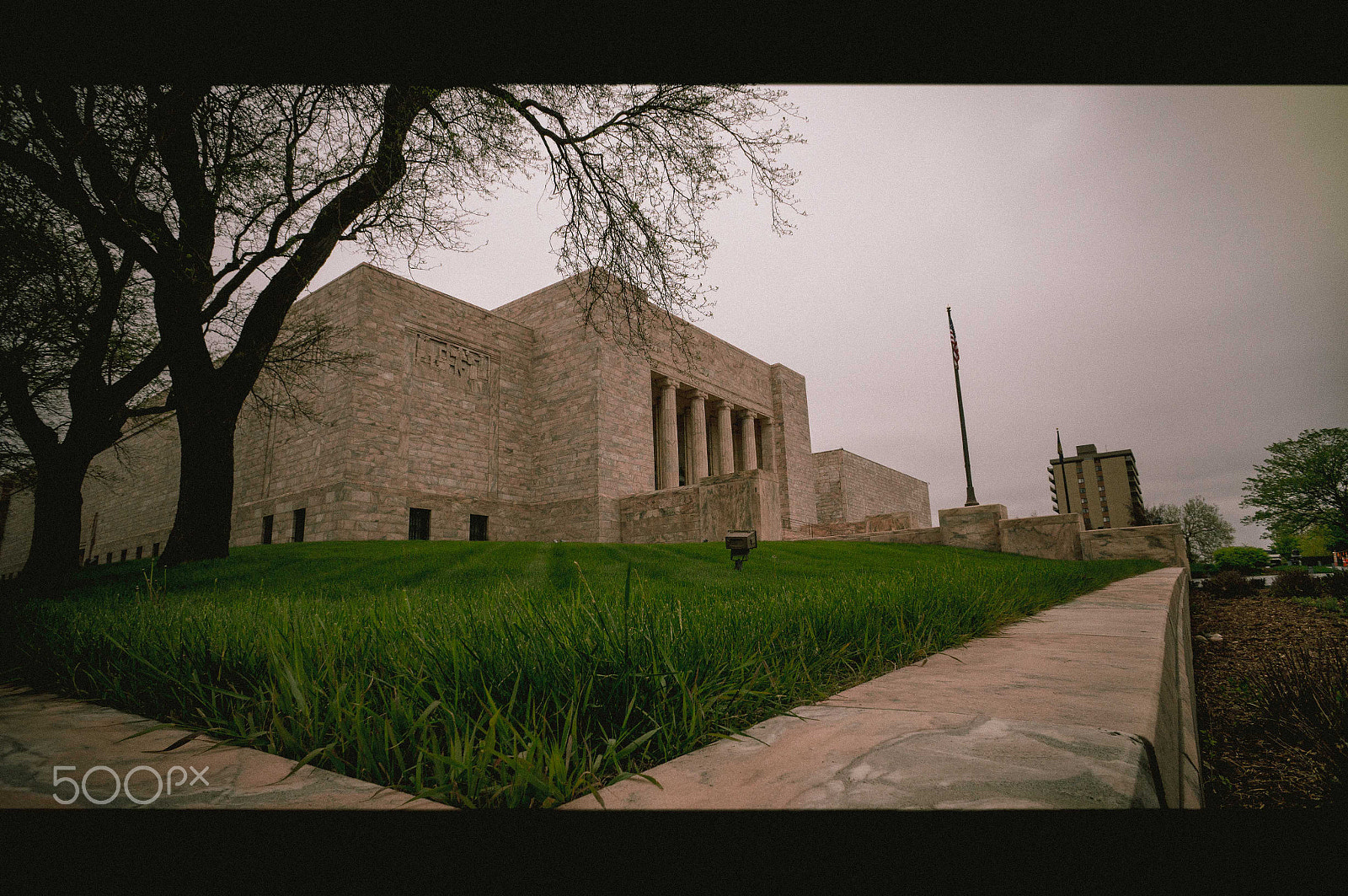 Sony Alpha NEX-3N + Sony E 16mm F2.8 sample photo. Joslyn art museum, dodge street, omaha, ne photography